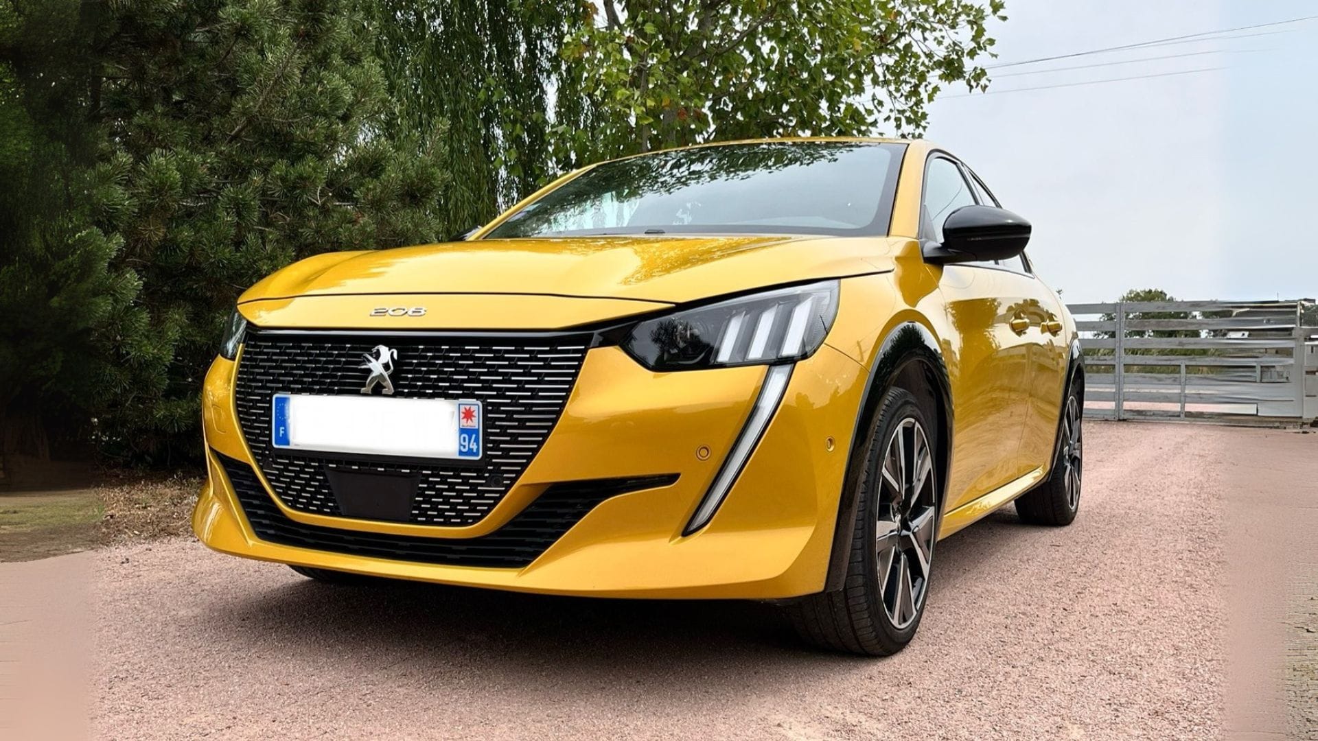 Peugeot 208 GT Line  Boîte Auto •  CarPlay, 2020, Essence 95, automatique