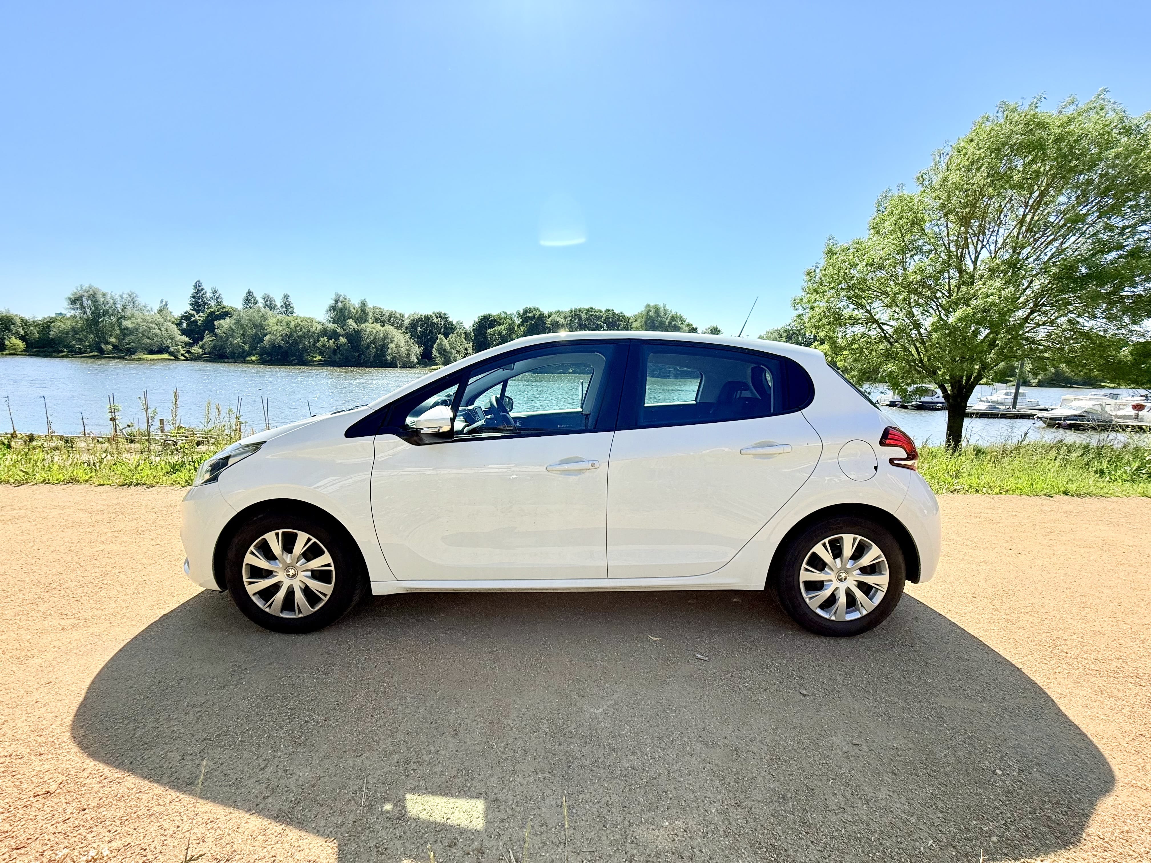 Peugeot 208 avec Climatisation