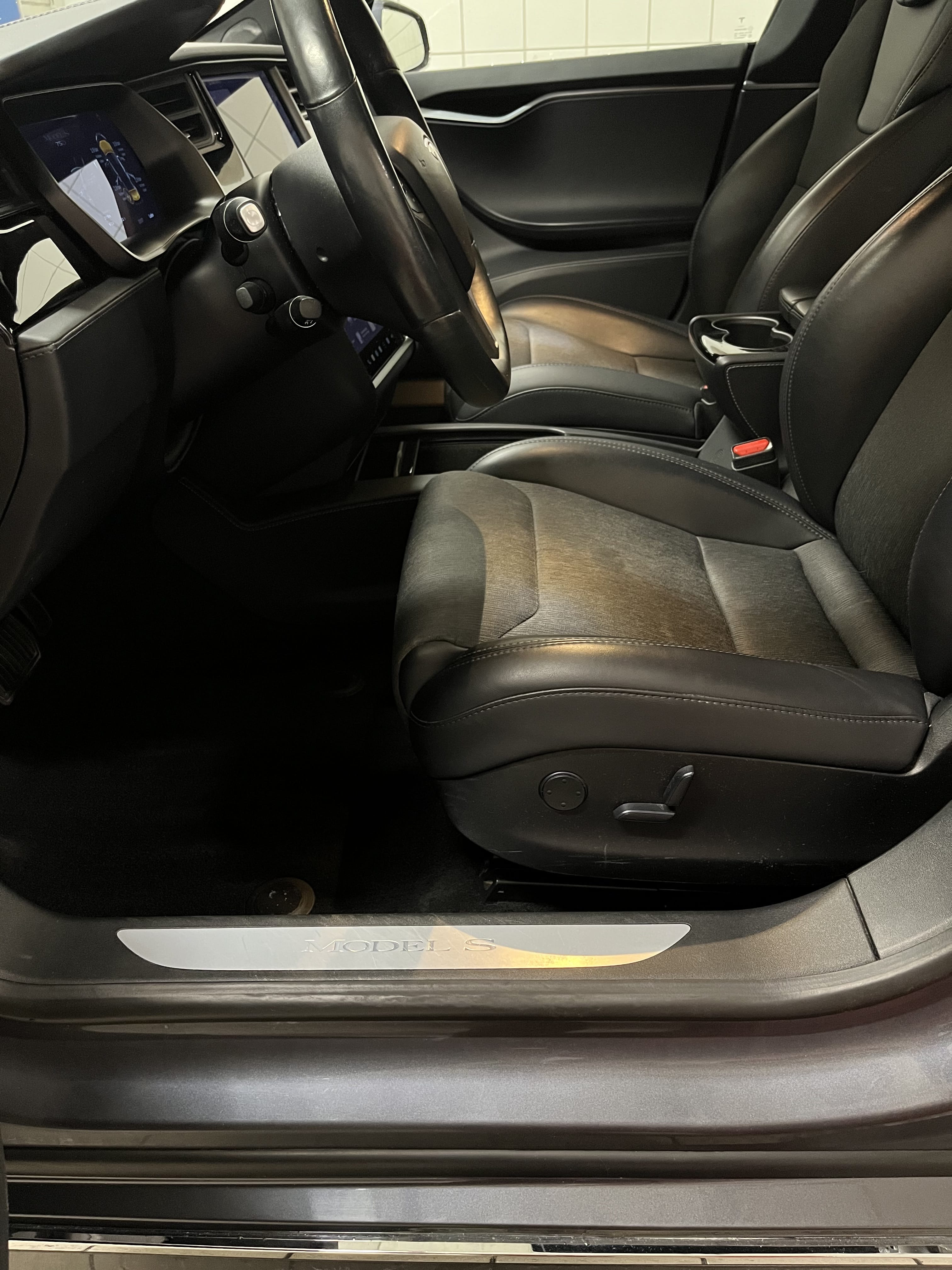 Tesla Model S 75D med Cruisekontroll