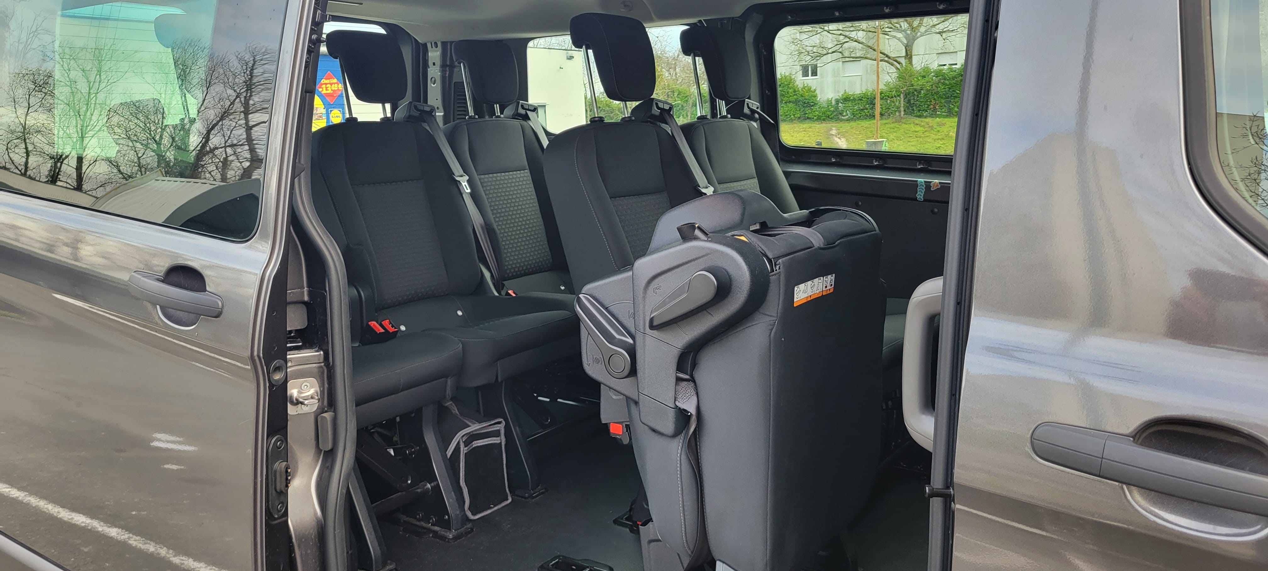 Ford Tourneo Custom avec Siège bébé