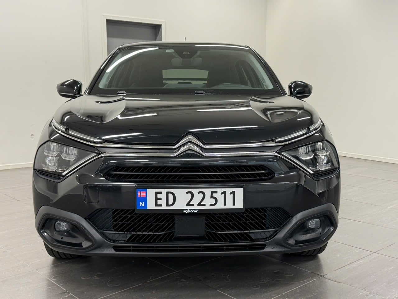 Citroen ë-C4 with Apple CarPlay
