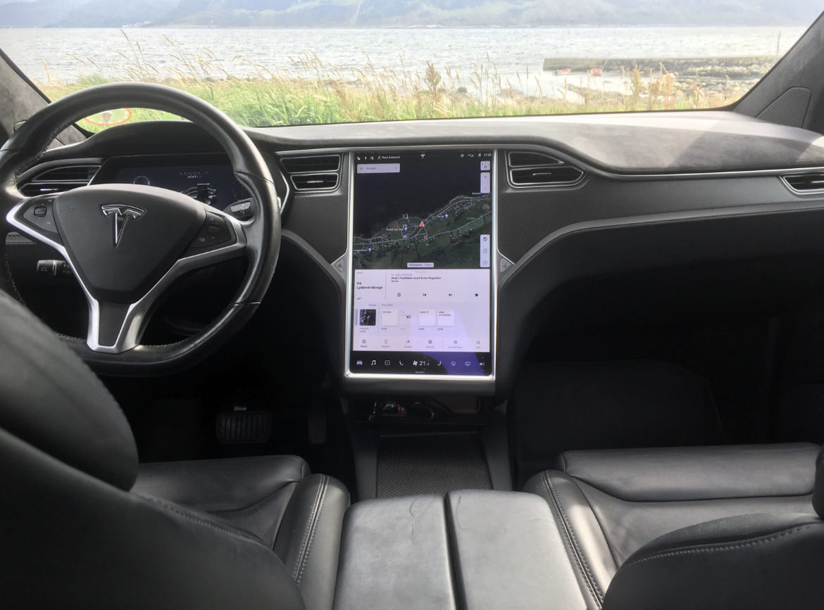 Tesla Model X med Babysete