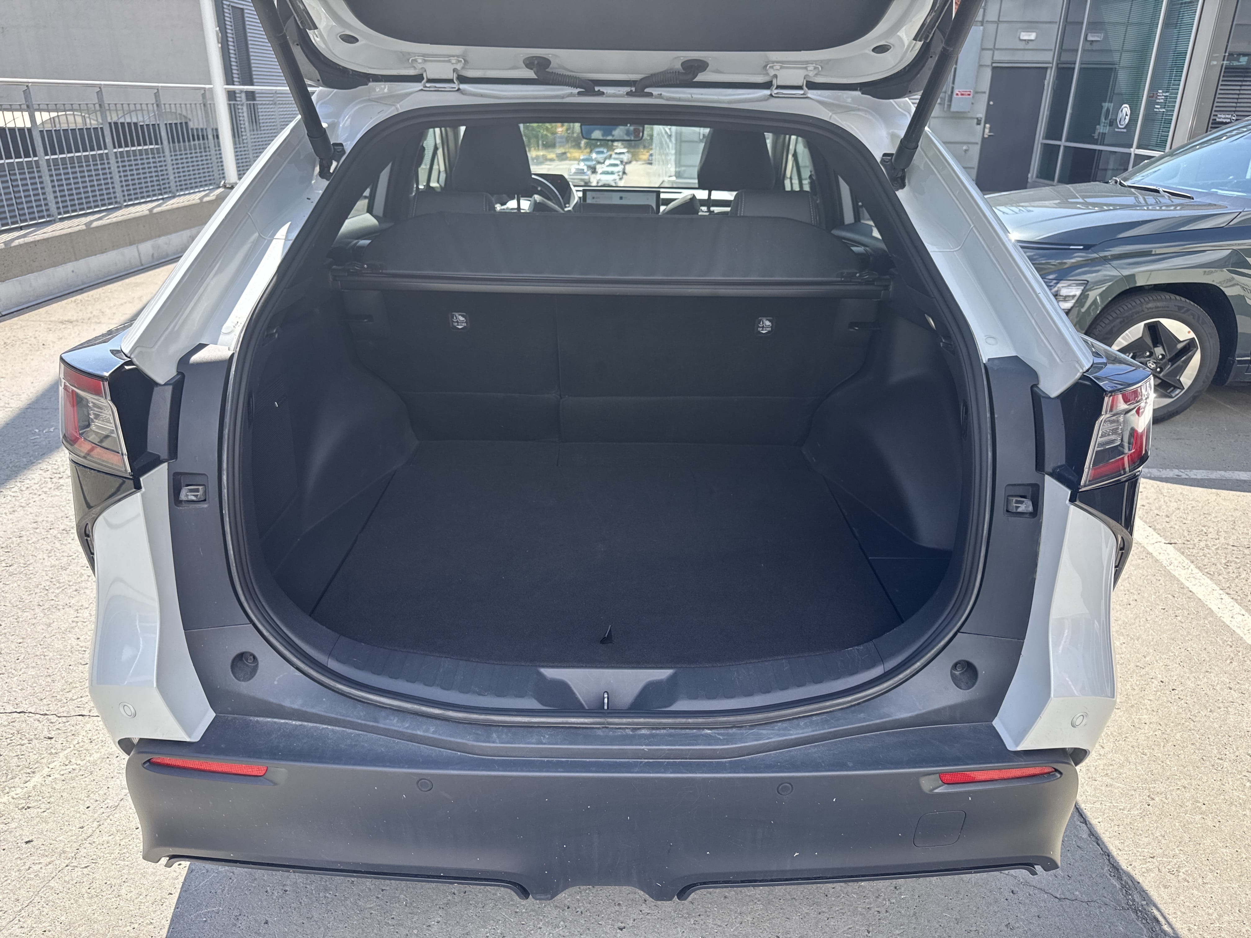Subaru Solterra Sport AWD med Bluetooth audio