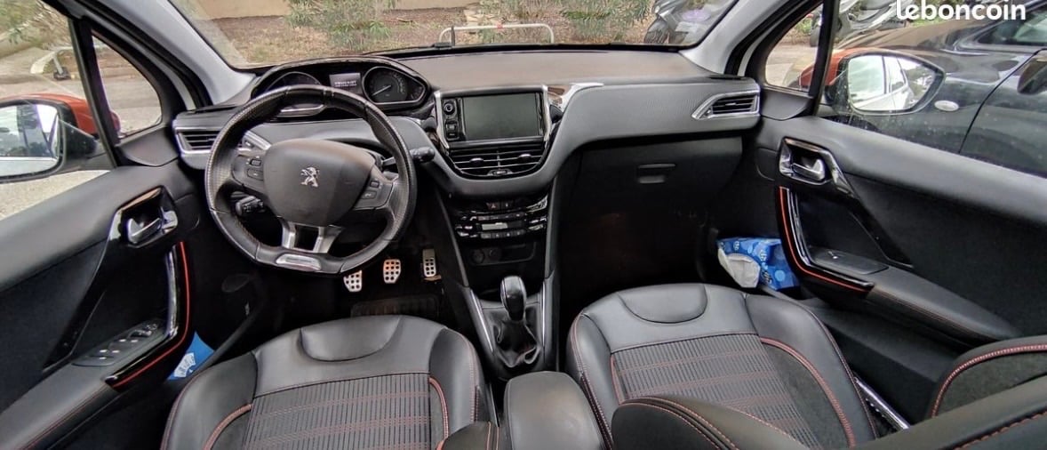Peugeot 208 GT Line avec Caméra de recul