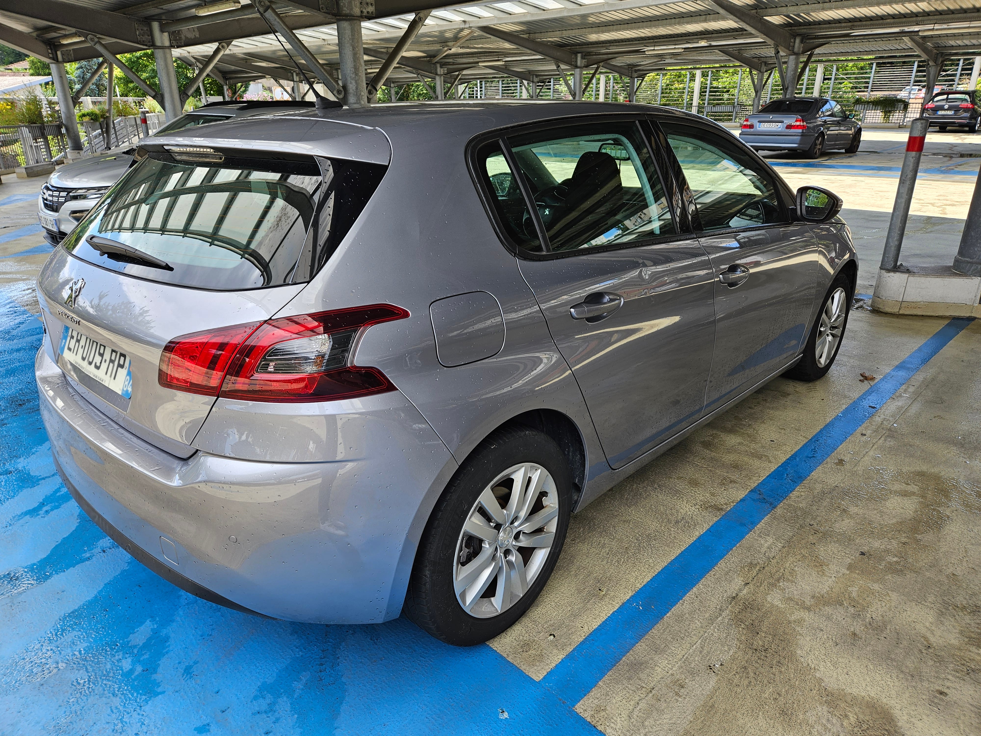 Peugeot 308 avec GPS