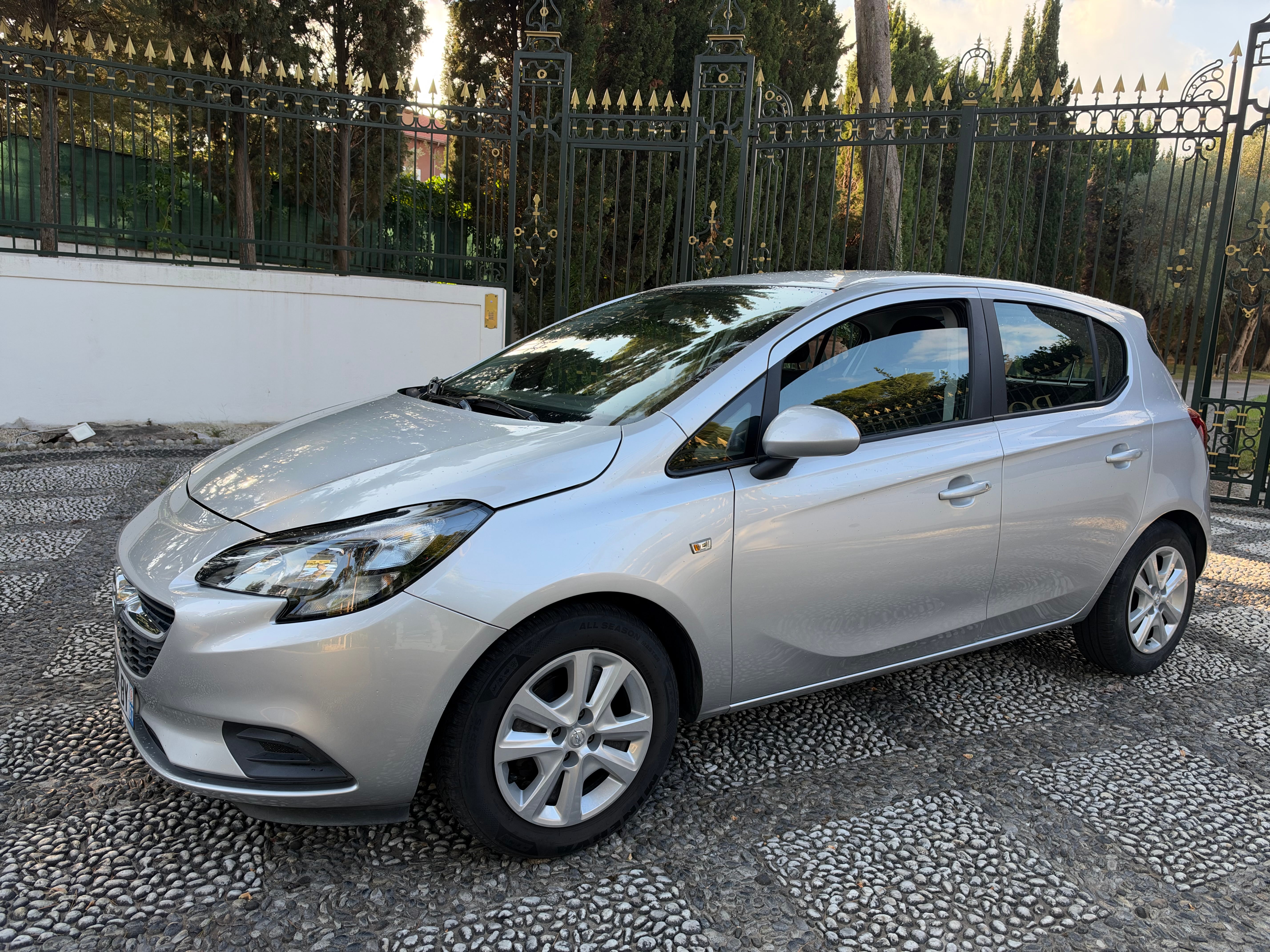 Opel Corsa-E 1.4 90ch