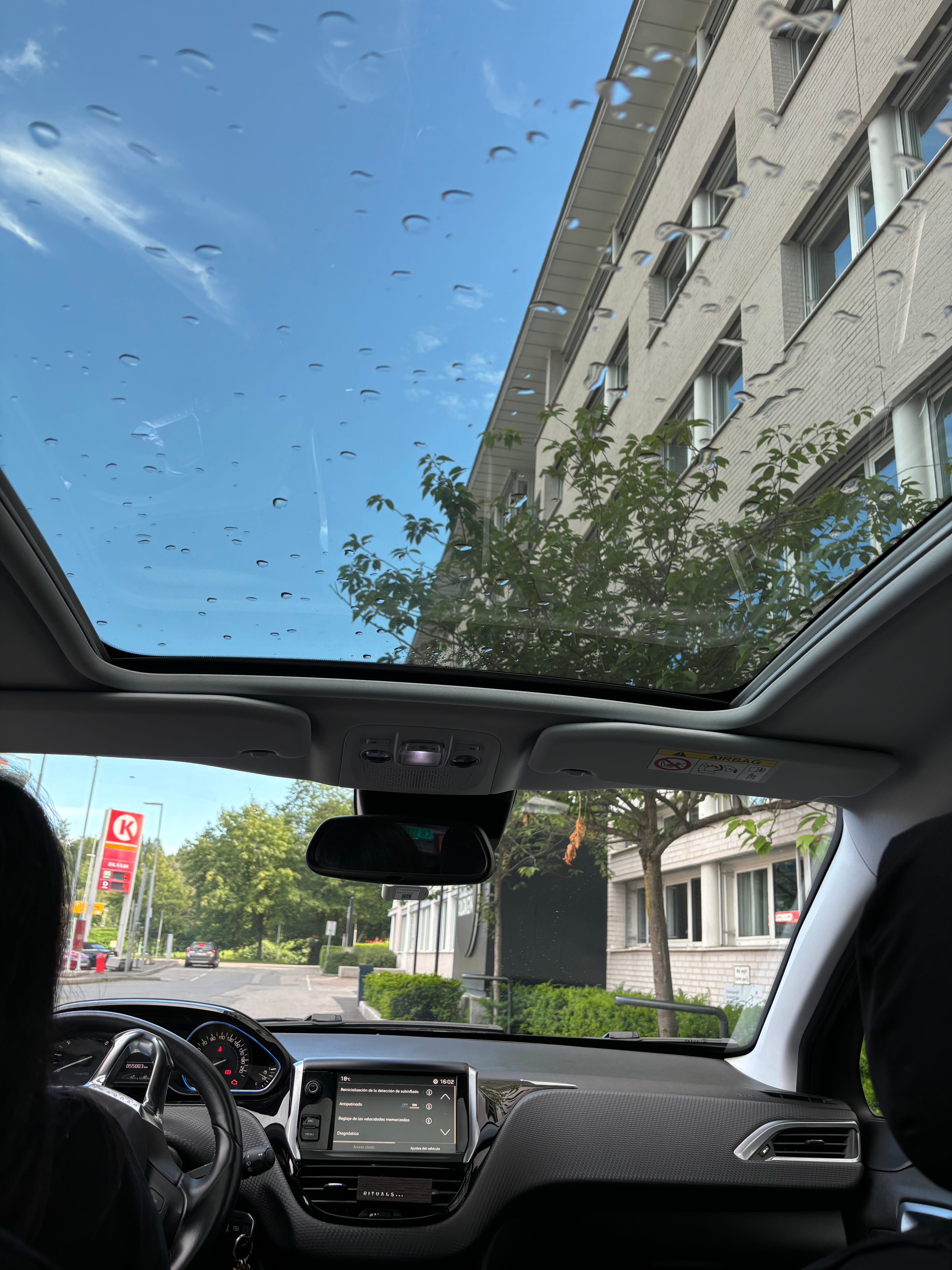 Peugeot 2008 mit Apple CarPlay