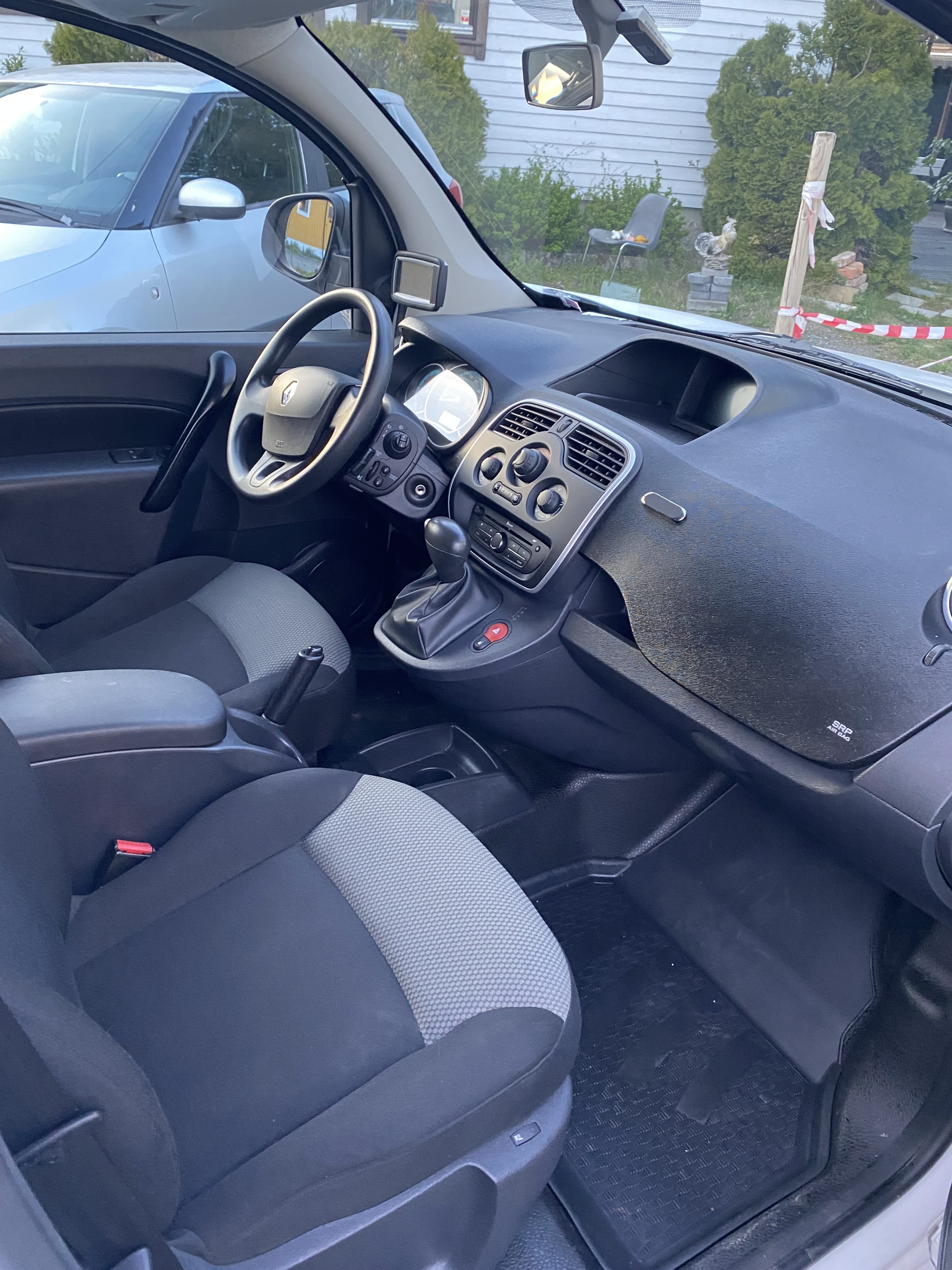 Renault Kangoo Express ZE with GPS