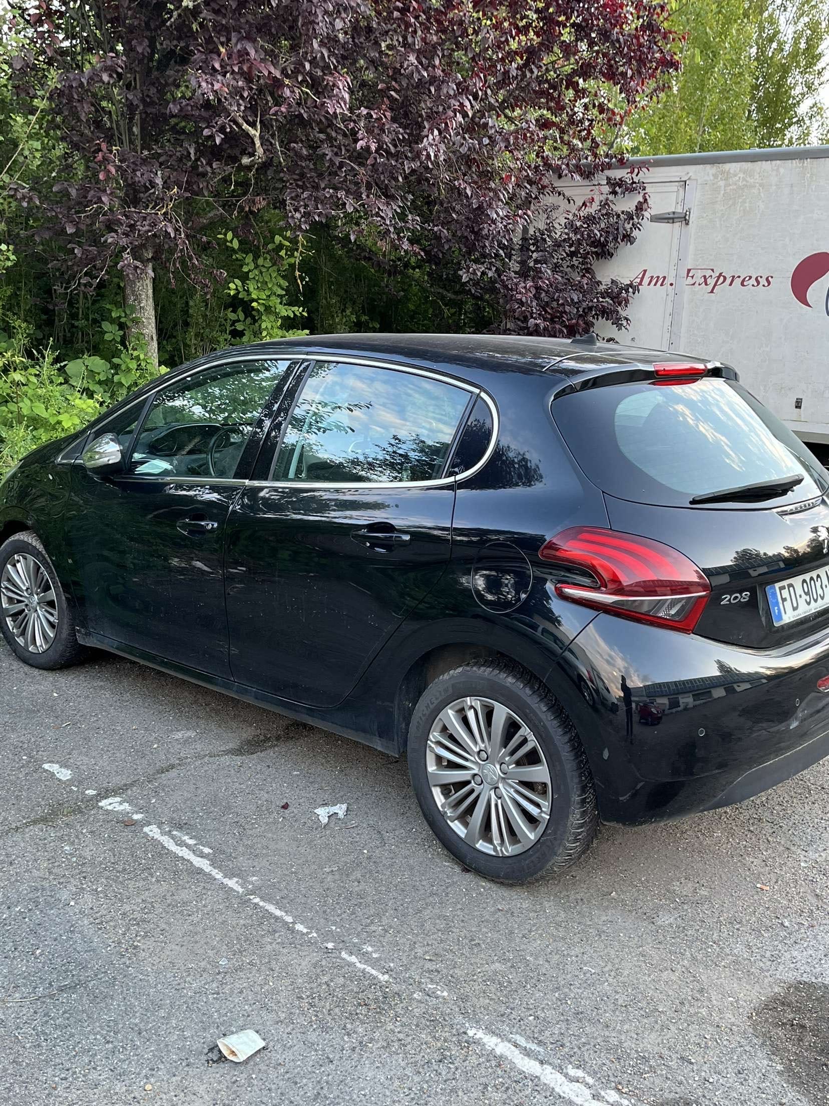 Peugeot 208 1.2, 2017, Essence 98