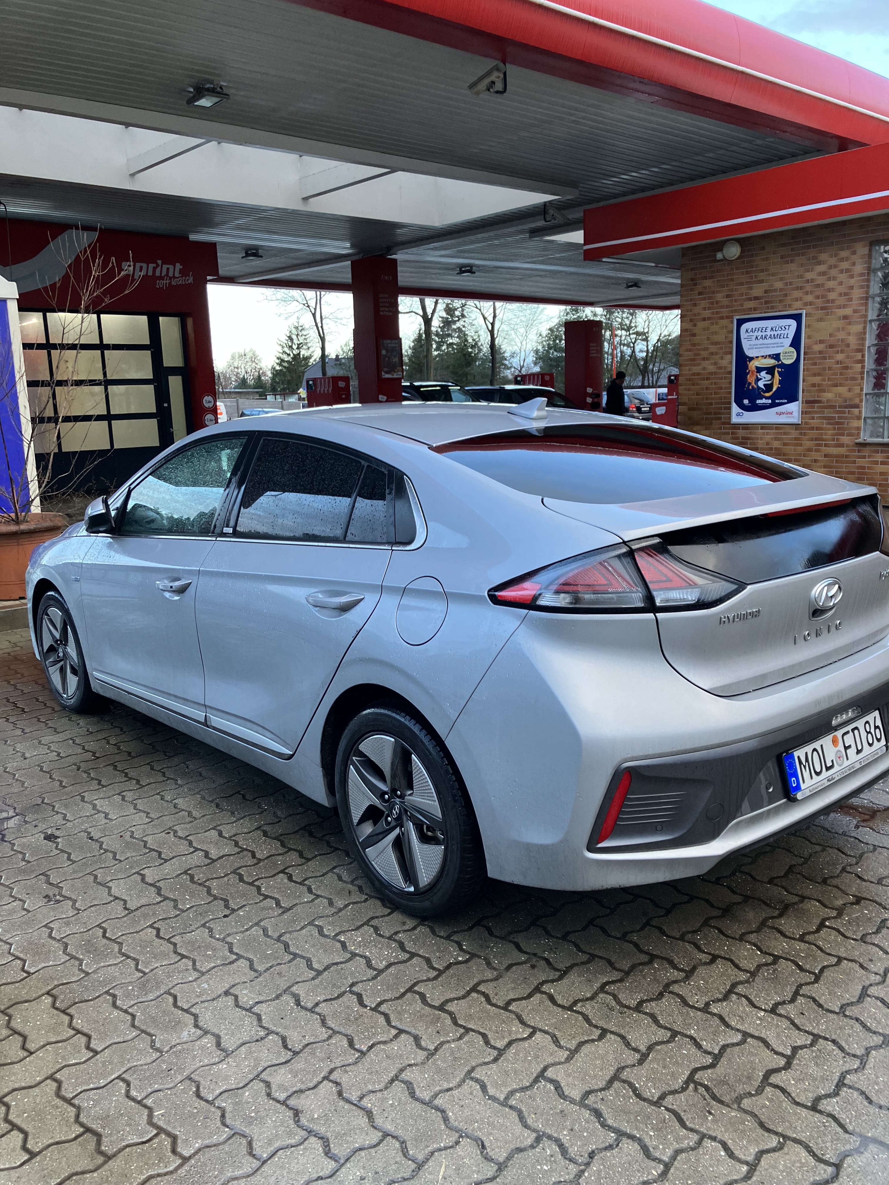 Hyundai Ioniq avec GPS