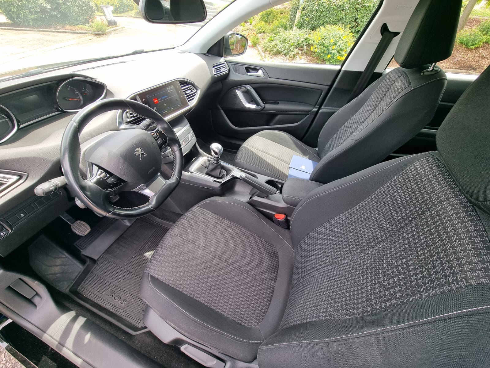 Peugeot 308 SW 1,5 hdi 130ch, proche gare Montelimar avec Régulateur de vitesse