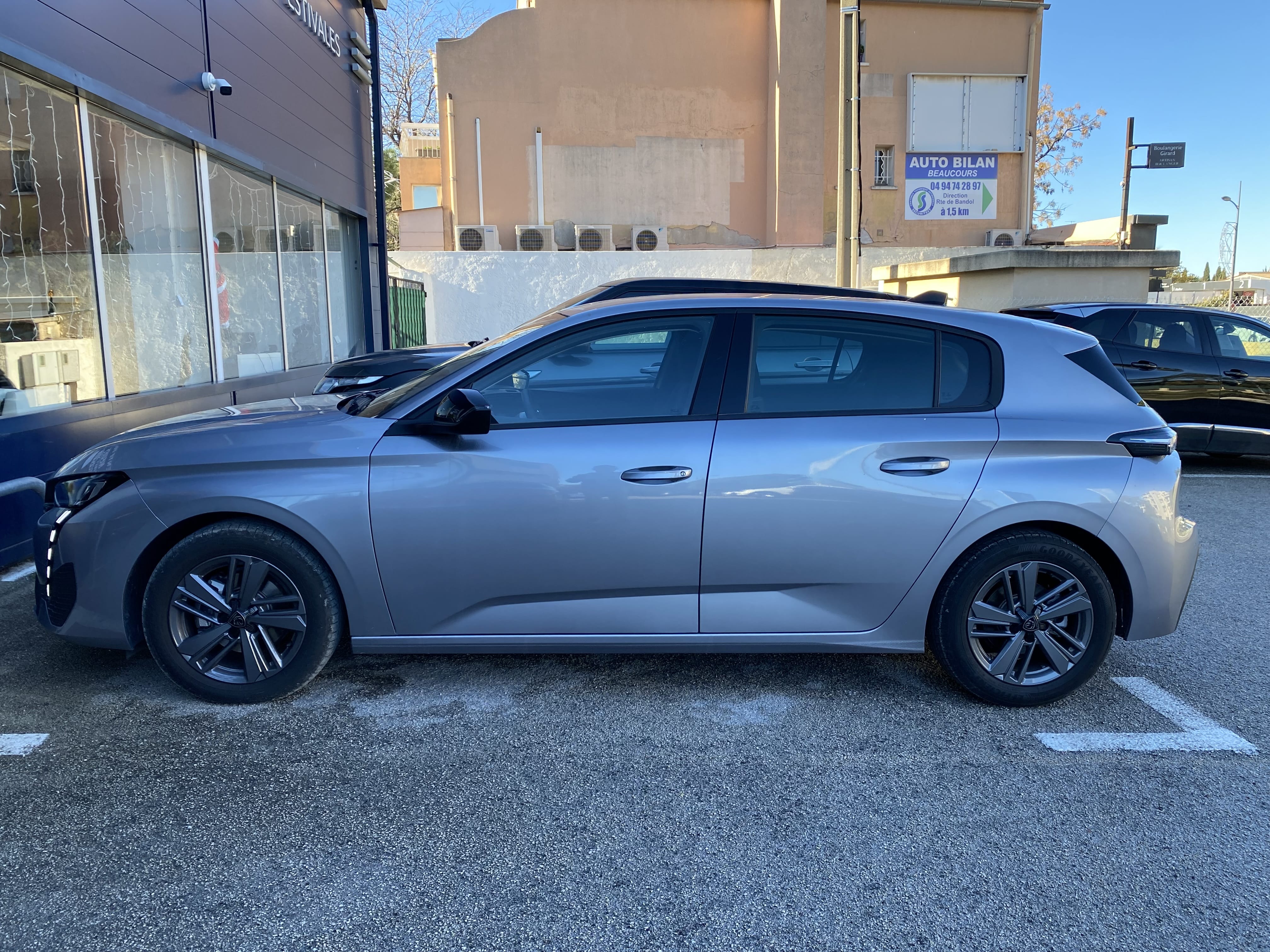 Peugeot 308 ACTIVE 130CV EAT8 avec Climatisation