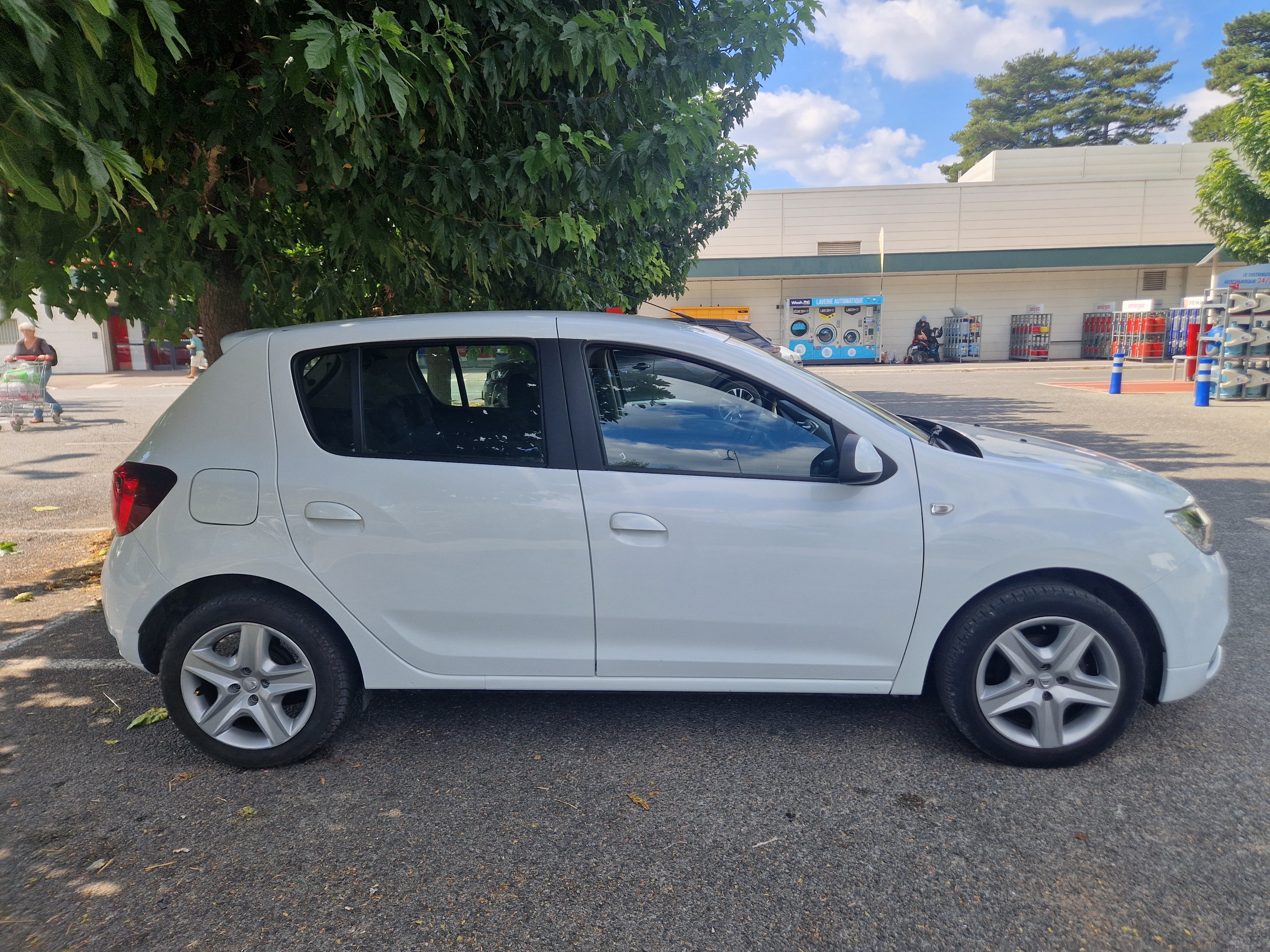 Dacia Sandero 0.9 tce avec Autoradio