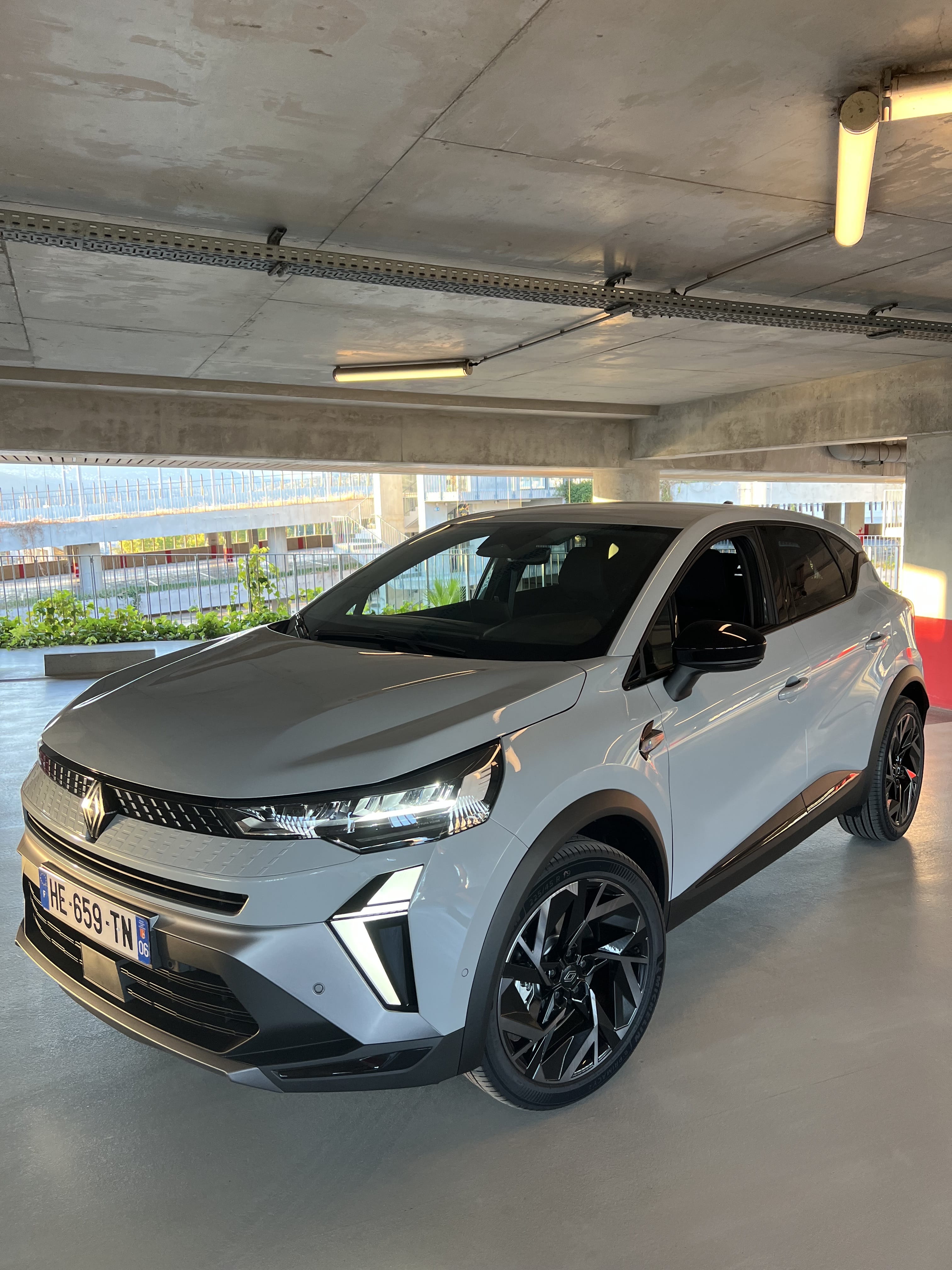 Renault Captur, 2025, Essence 98, automatique