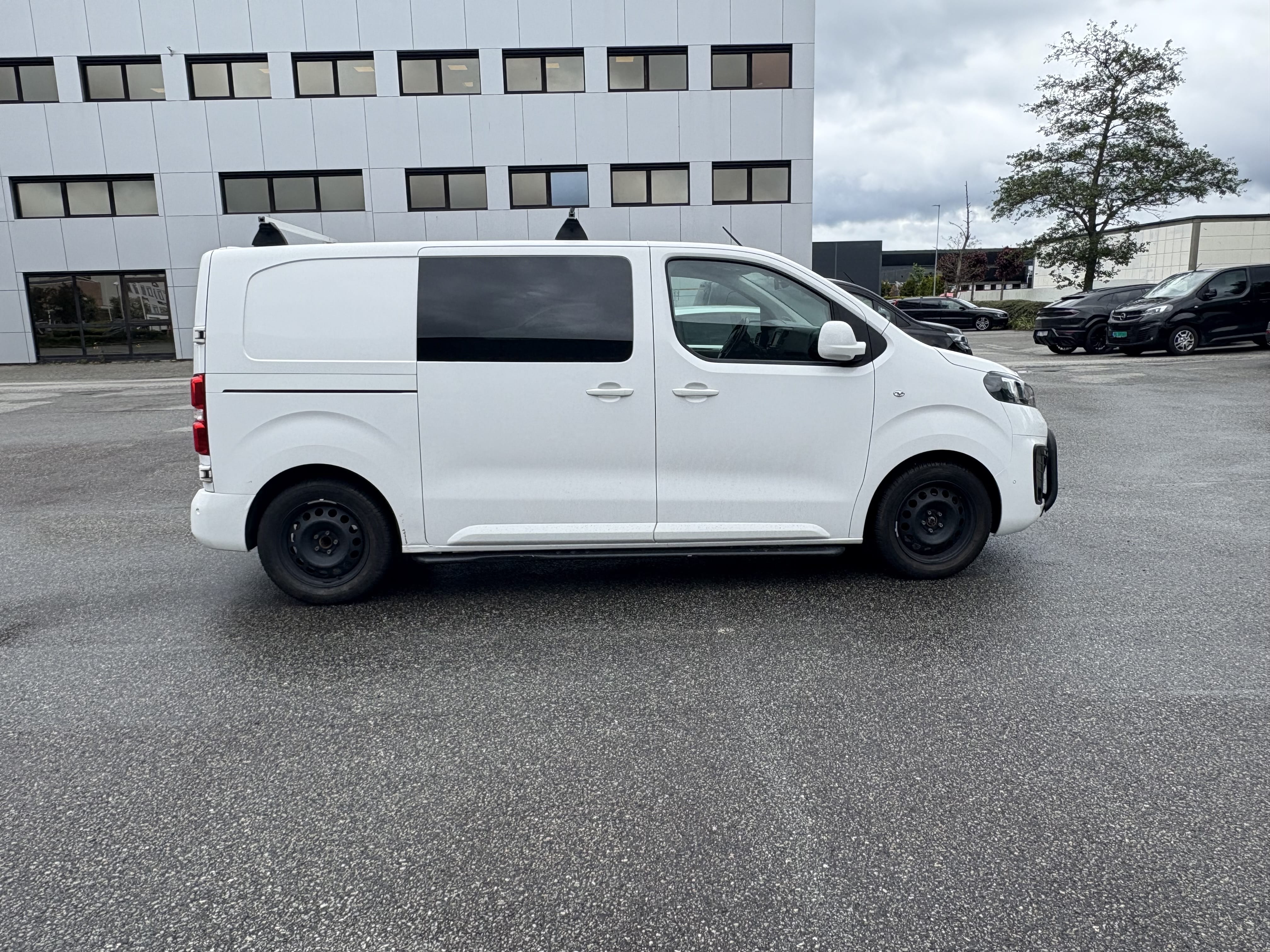 Opel Vivaro med Aircondition