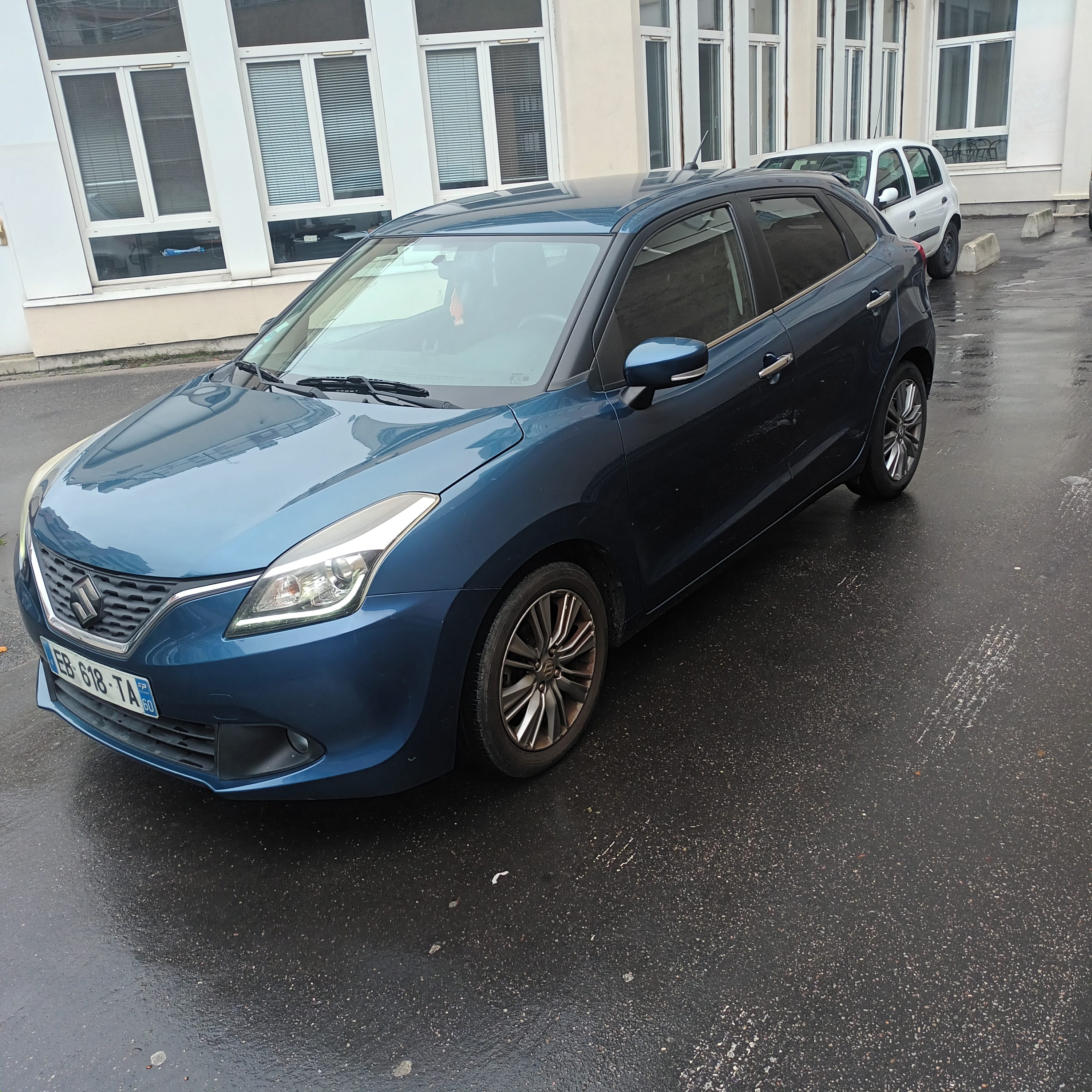 Suzuki Baleno, 2016, Essence 95 / Électrique (hybride)