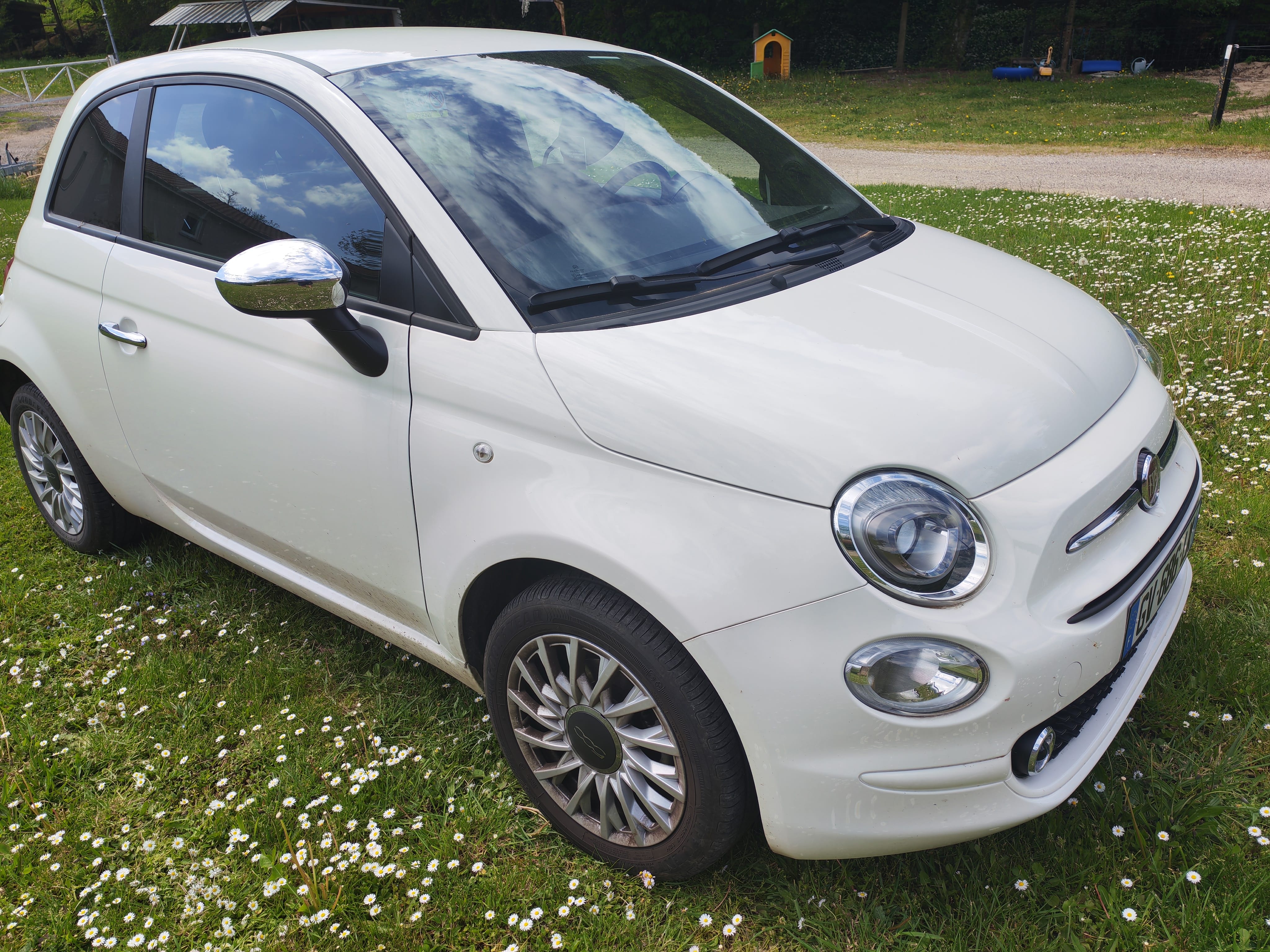 Fiat 500, 2024, Essence 95 / Électrique (hybride)