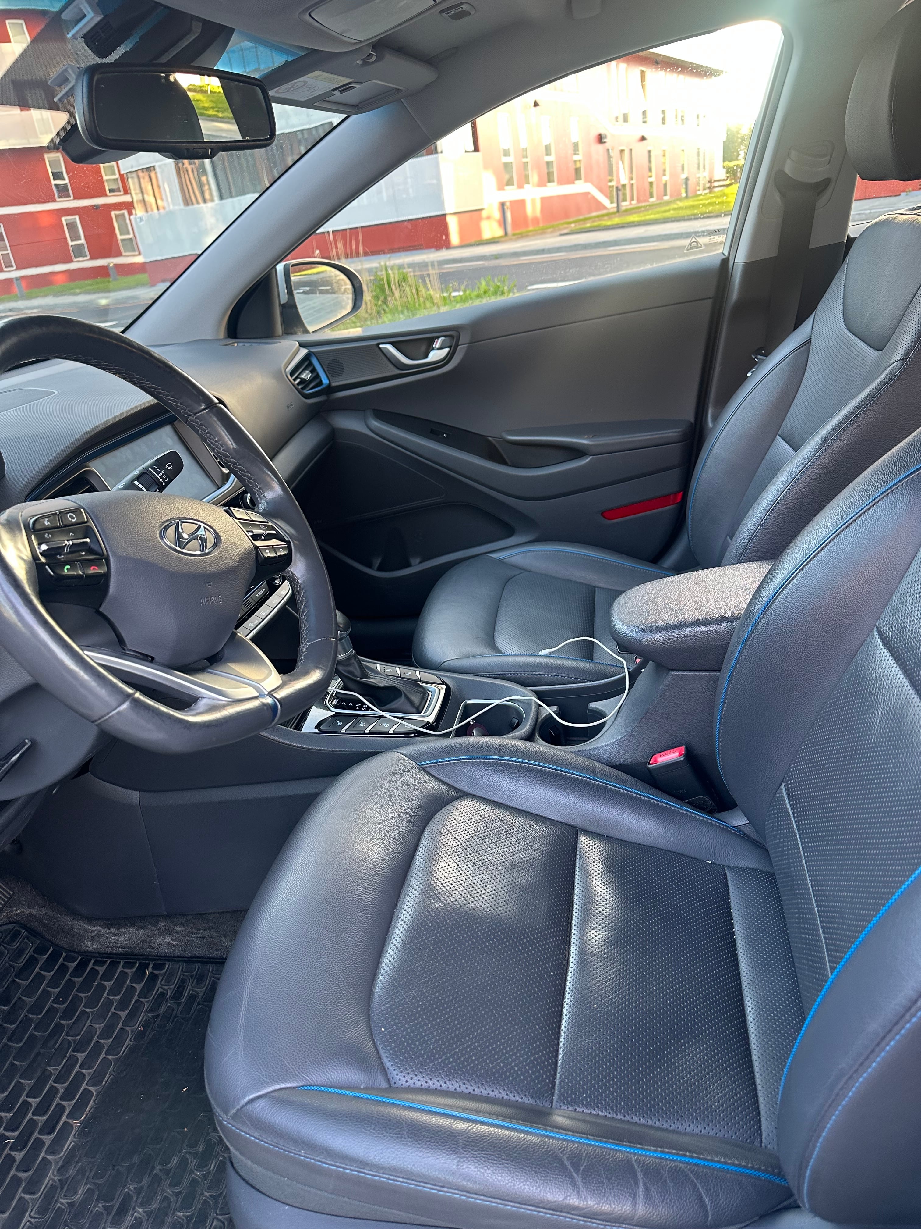 Hyundai Ioniq Hybrid Blue med Cruisekontroll