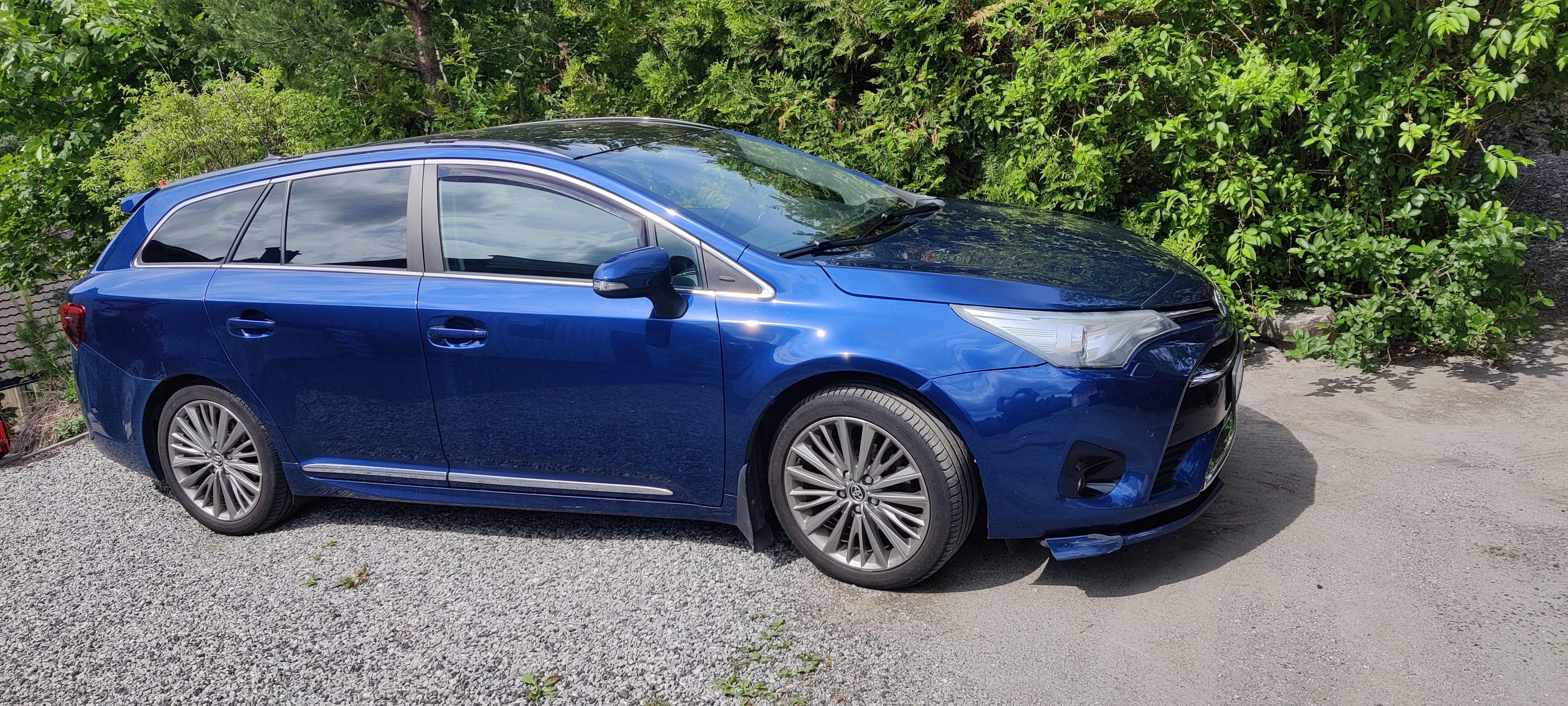 Toyota Avensis 1.8 automat med Aircondition