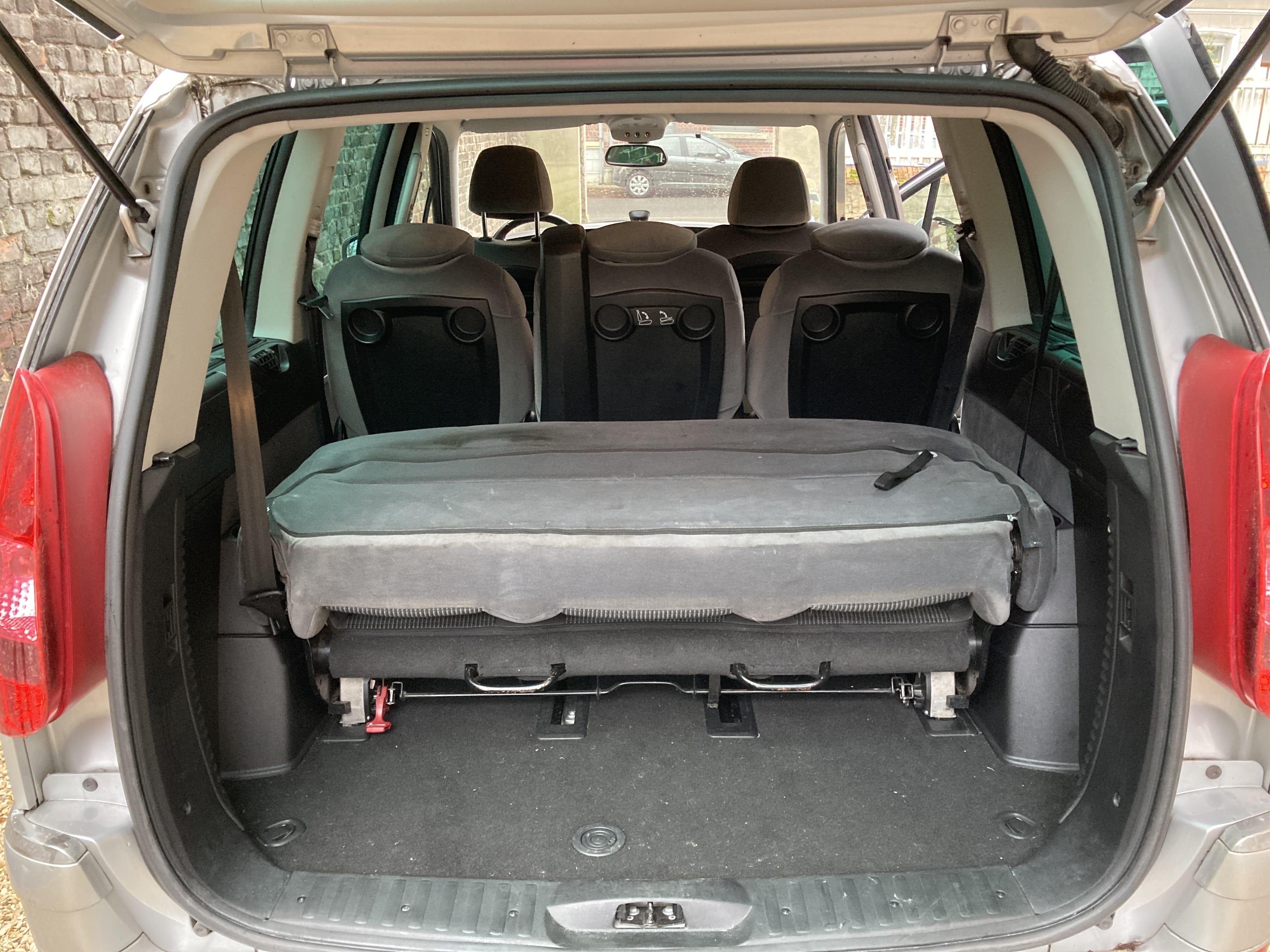 Peugeot 807 avec Coffre de toit