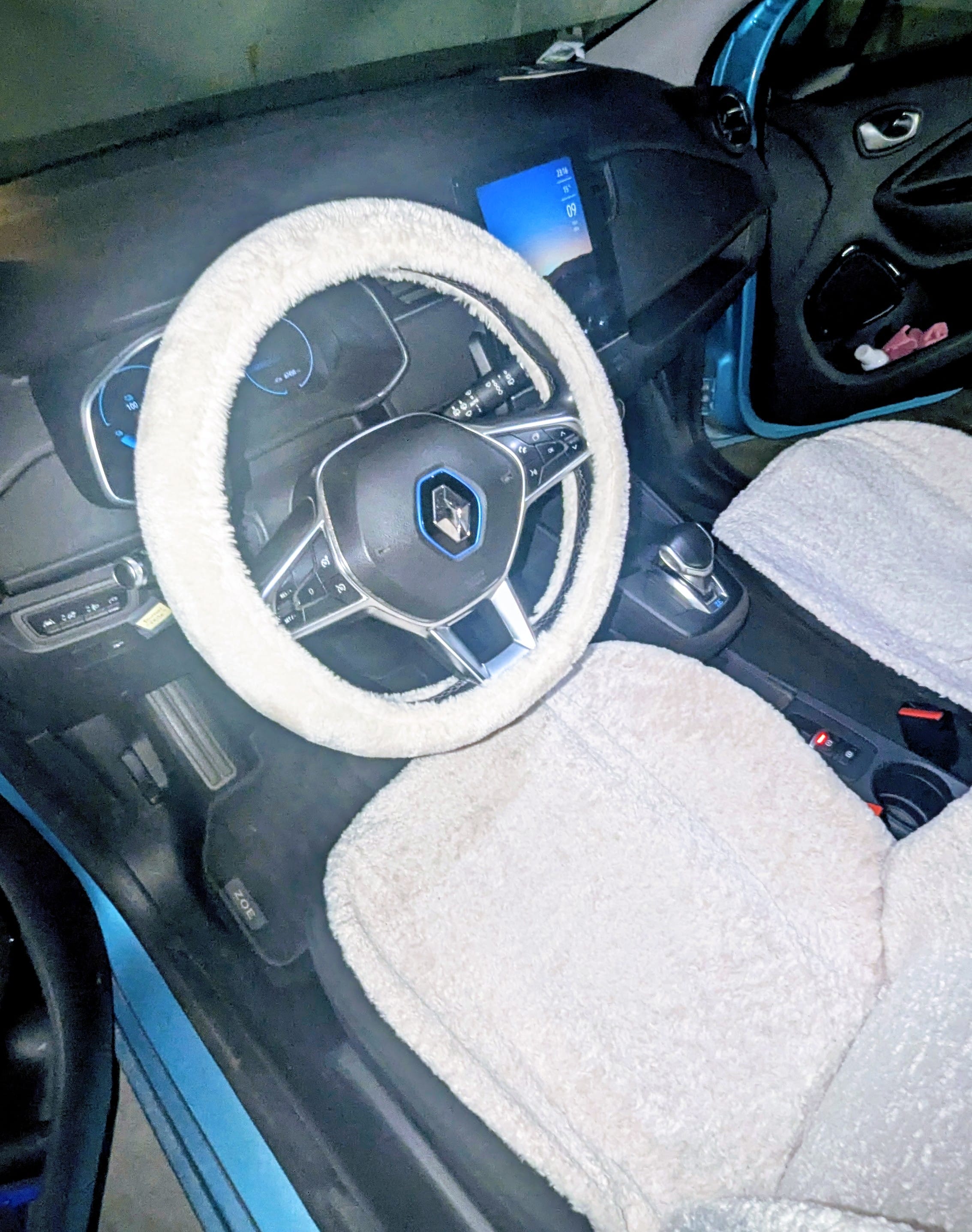 Renault ZOE  R110 – super charge rapide (Combo DC50) – finition Zen mit Navigationsgerät