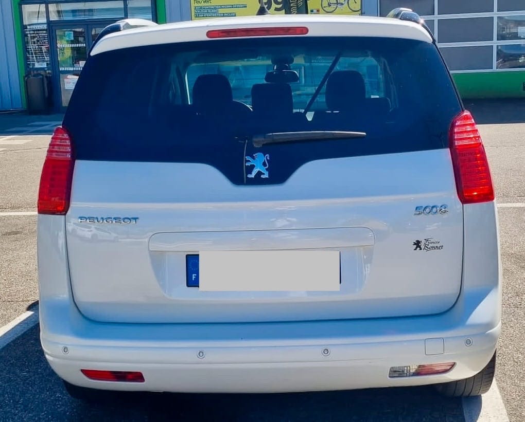 Peugeot 5008 7 places BLANC NACRÉ HDI performant économique HEA CLIM AUTO GPS HIFI USB TOIT PANO mit Tempomat