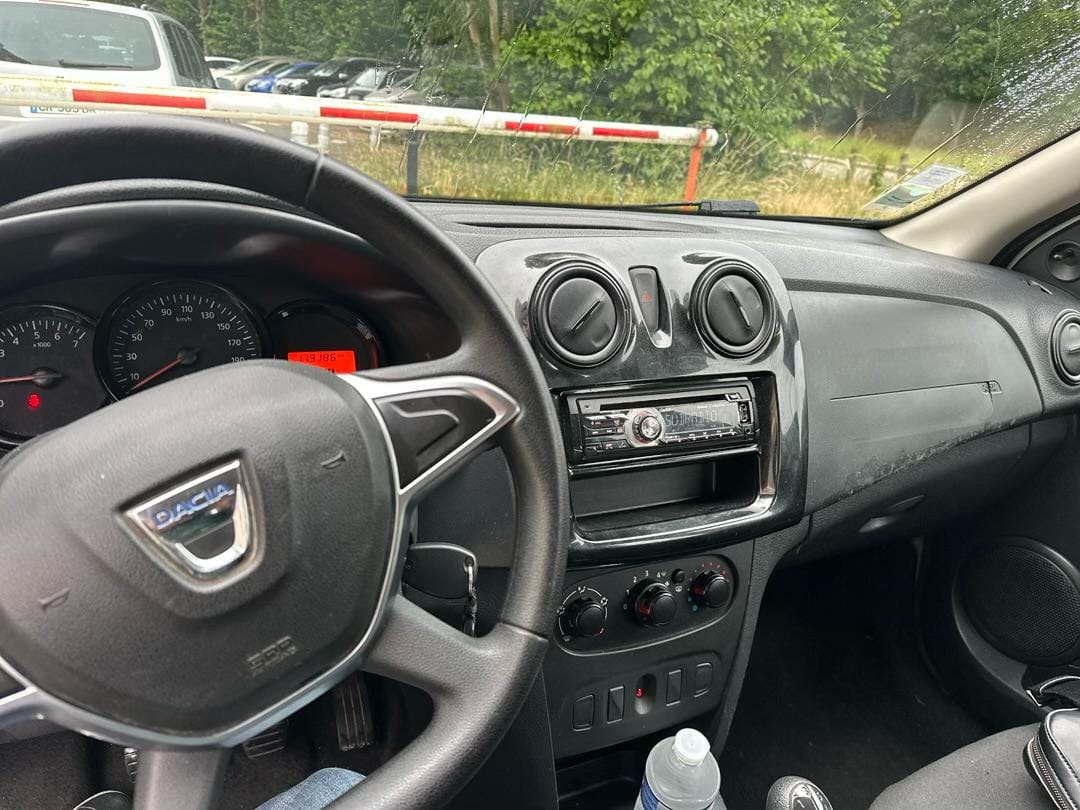 Dacia Sandero avec Entrée audio / iPod