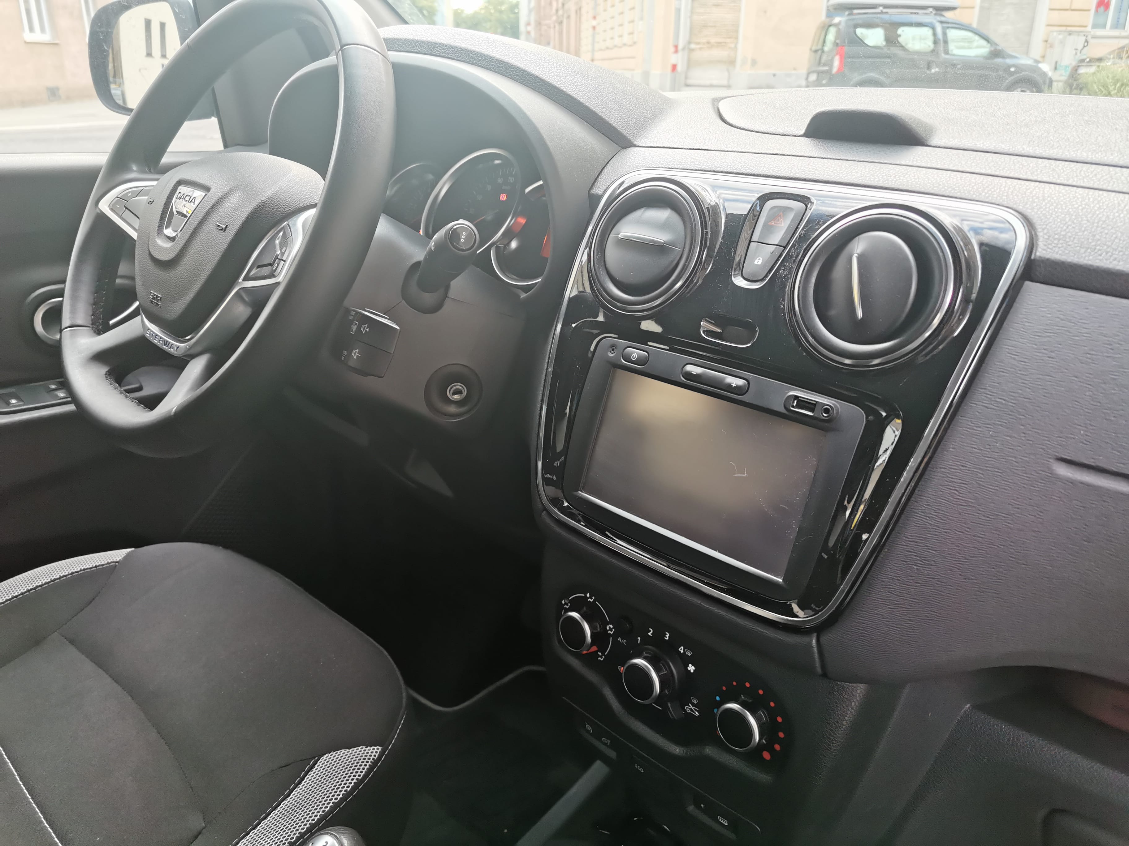 Dacia Lodgy mit Navigationsgerät