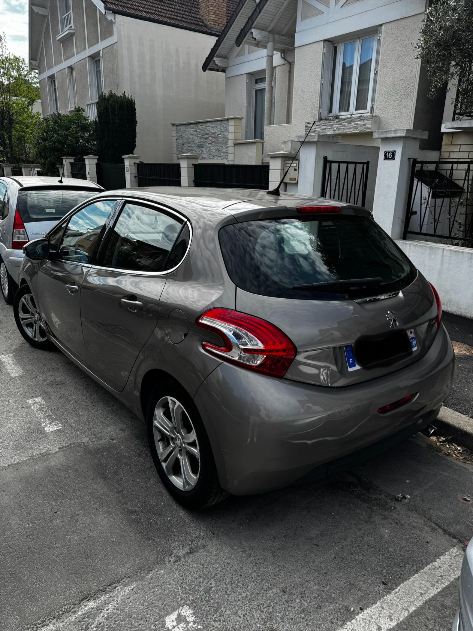Peugeot 208 avec Climatisation