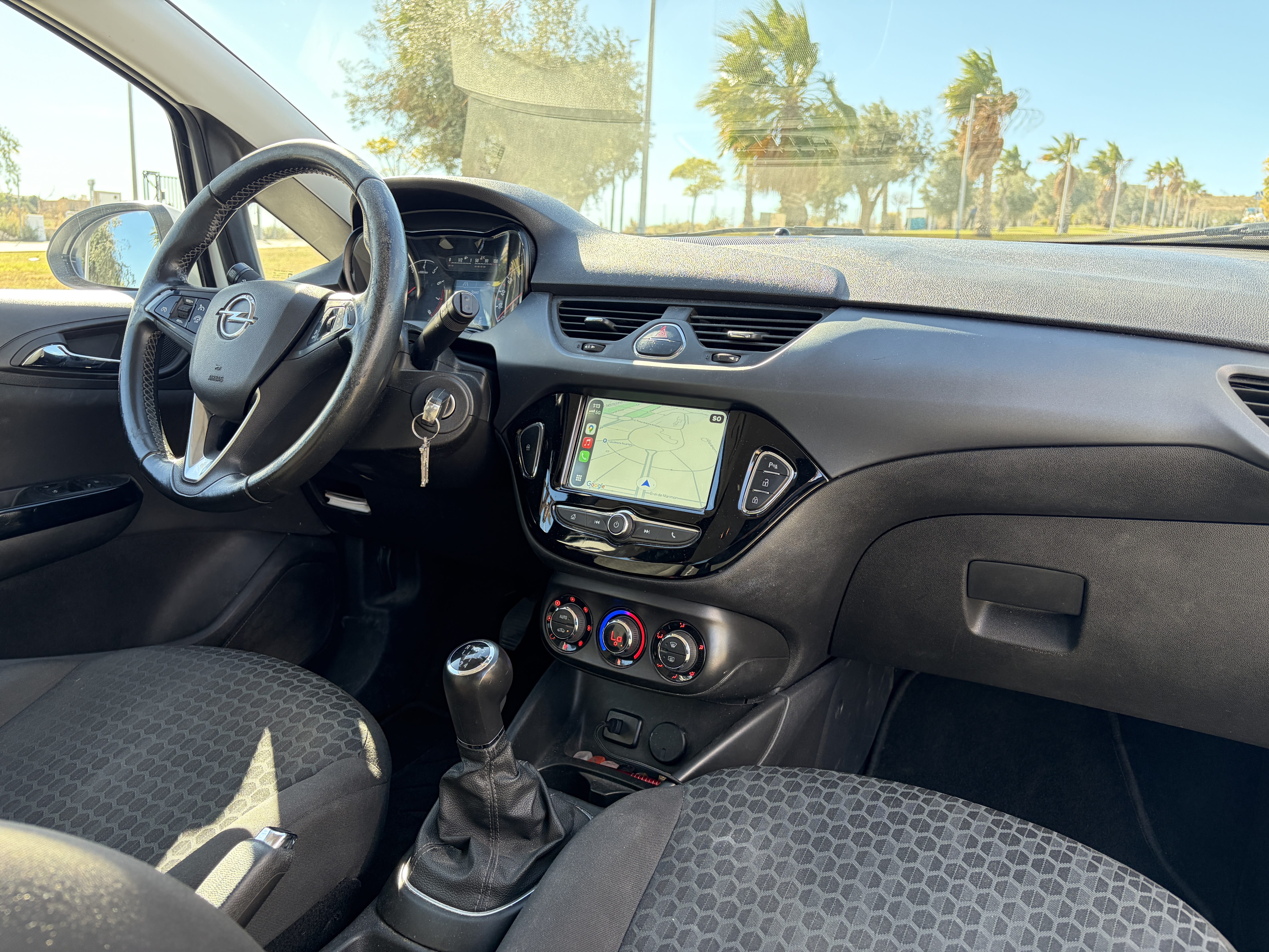 Opel Corsa-E avec GPS