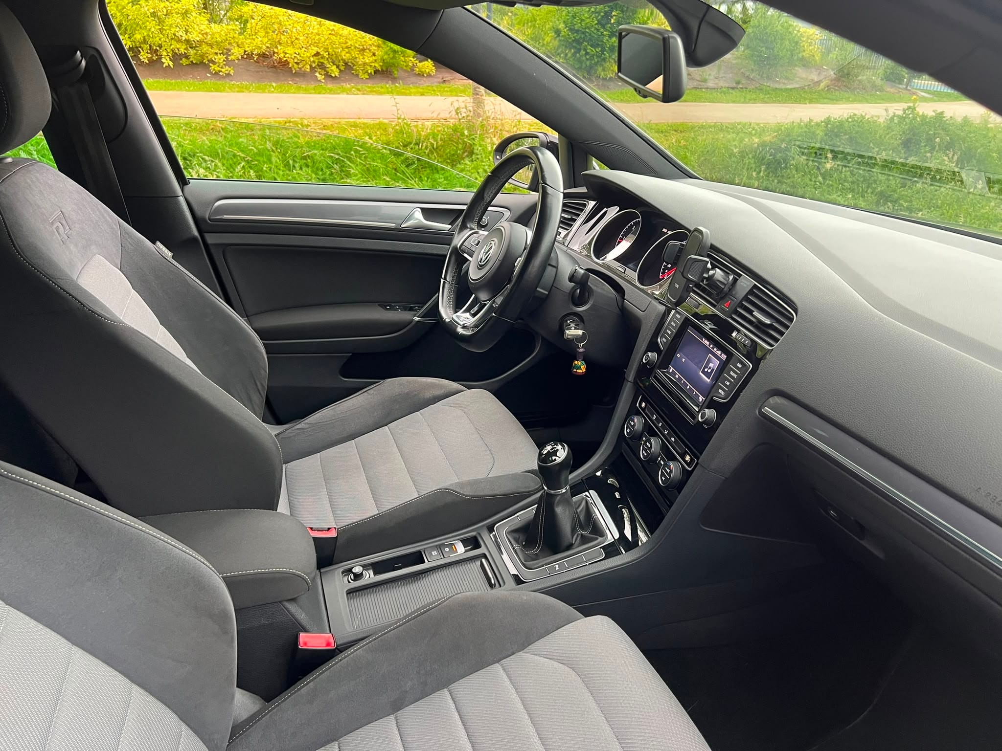 Volkswagen Golf R-Line avec Audio Bluetooth