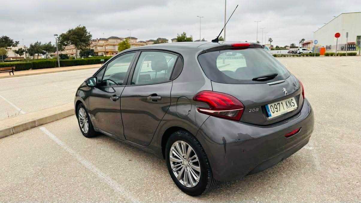 Peugeot 208 con GPS
