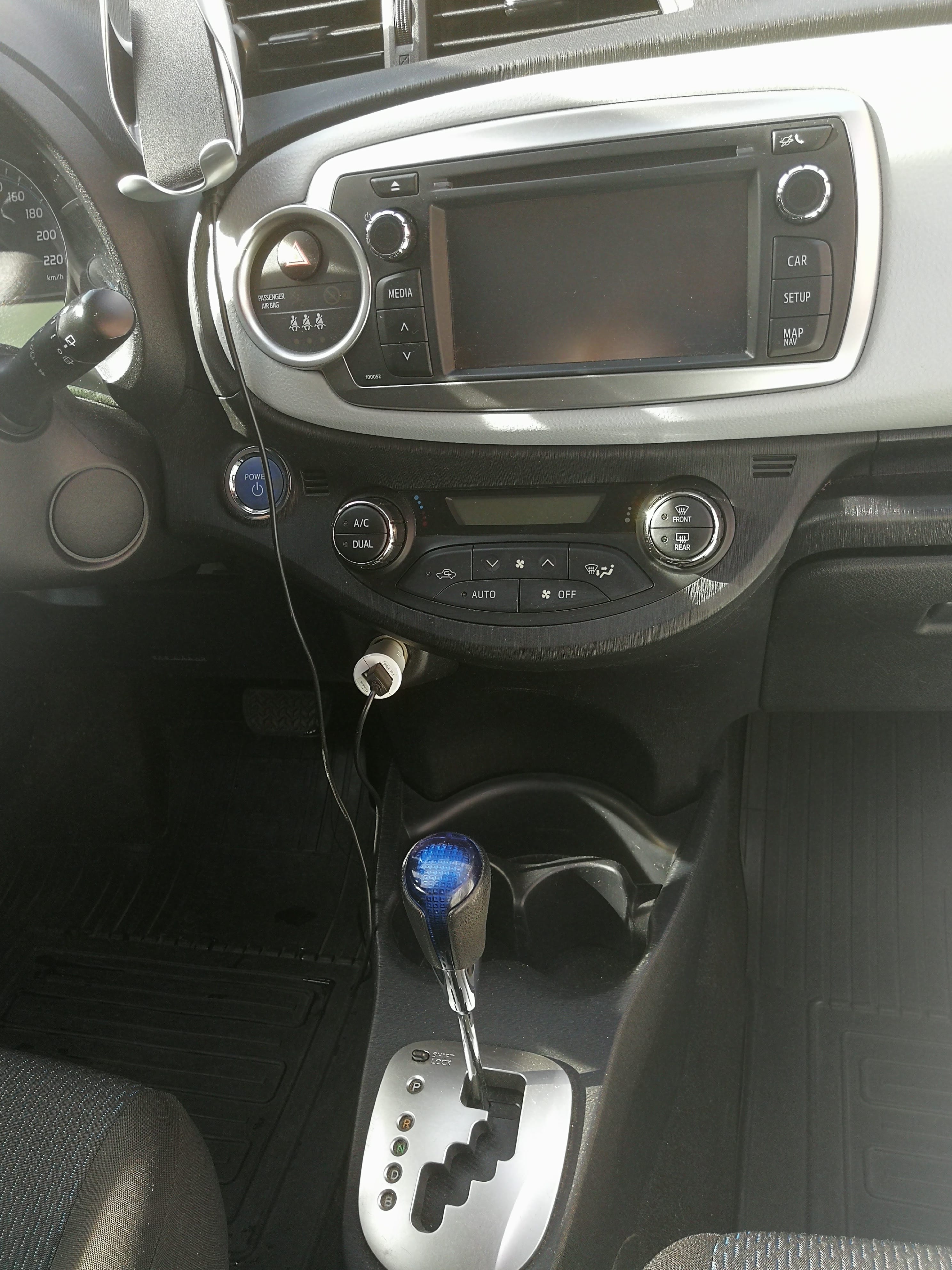 Toyota Yaris Hybrid with Baby seat