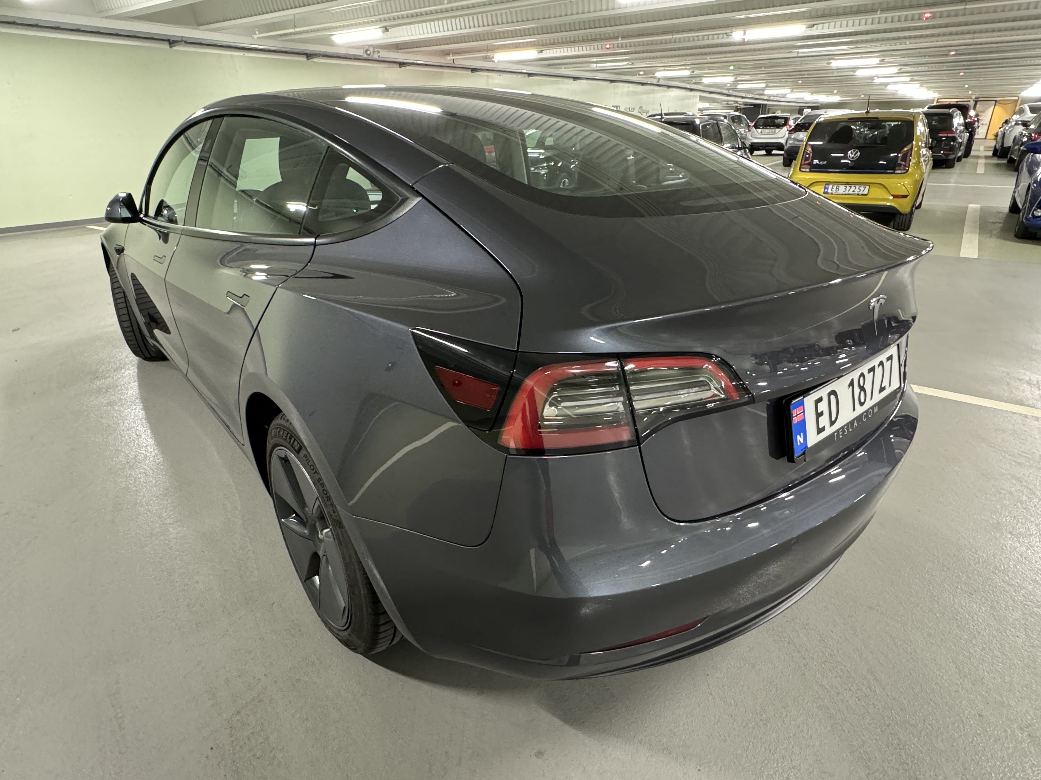 Tesla Model 3 Long Range med GPS