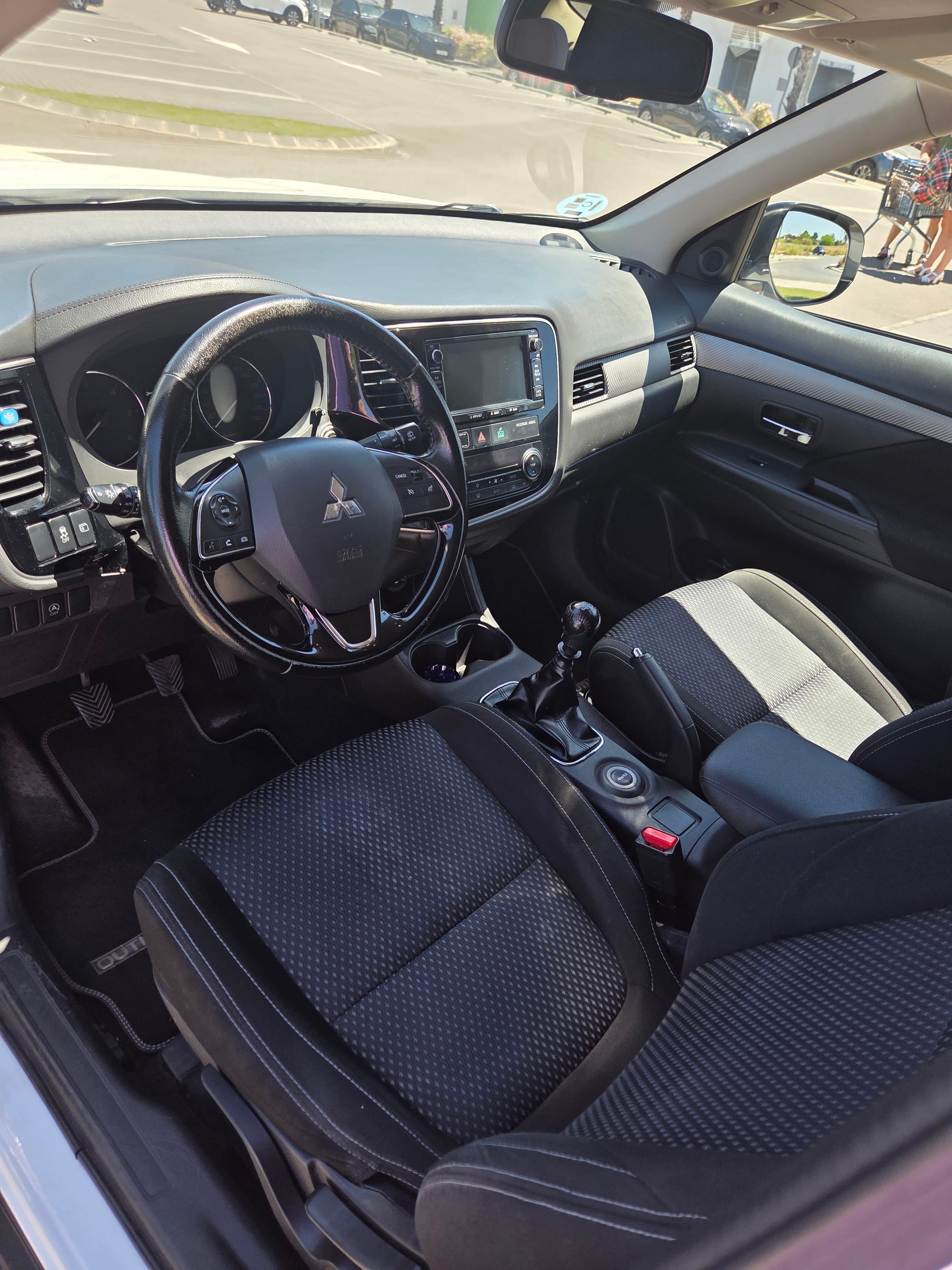 Mitsubishi Outlander Sport LE