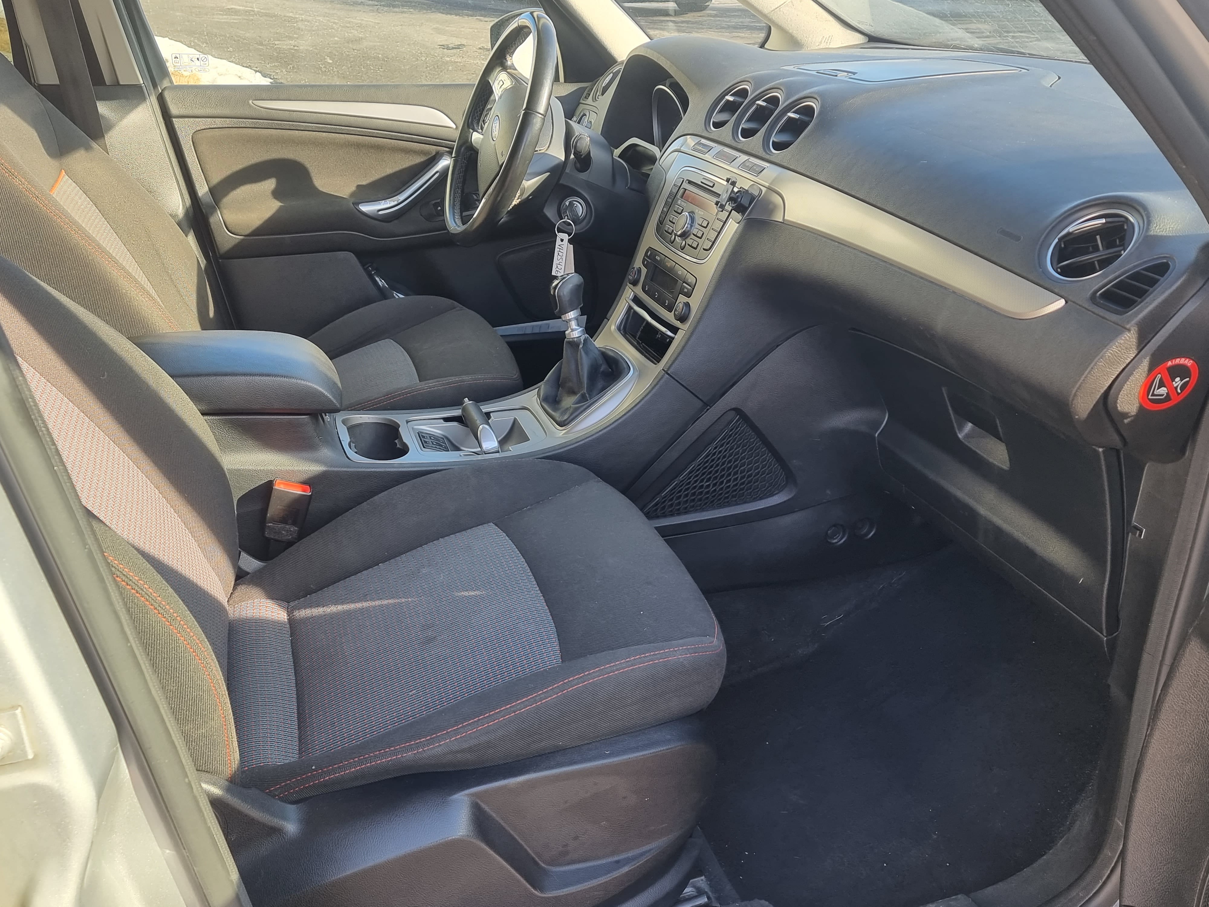Ford Galaxy med Vinterdekk