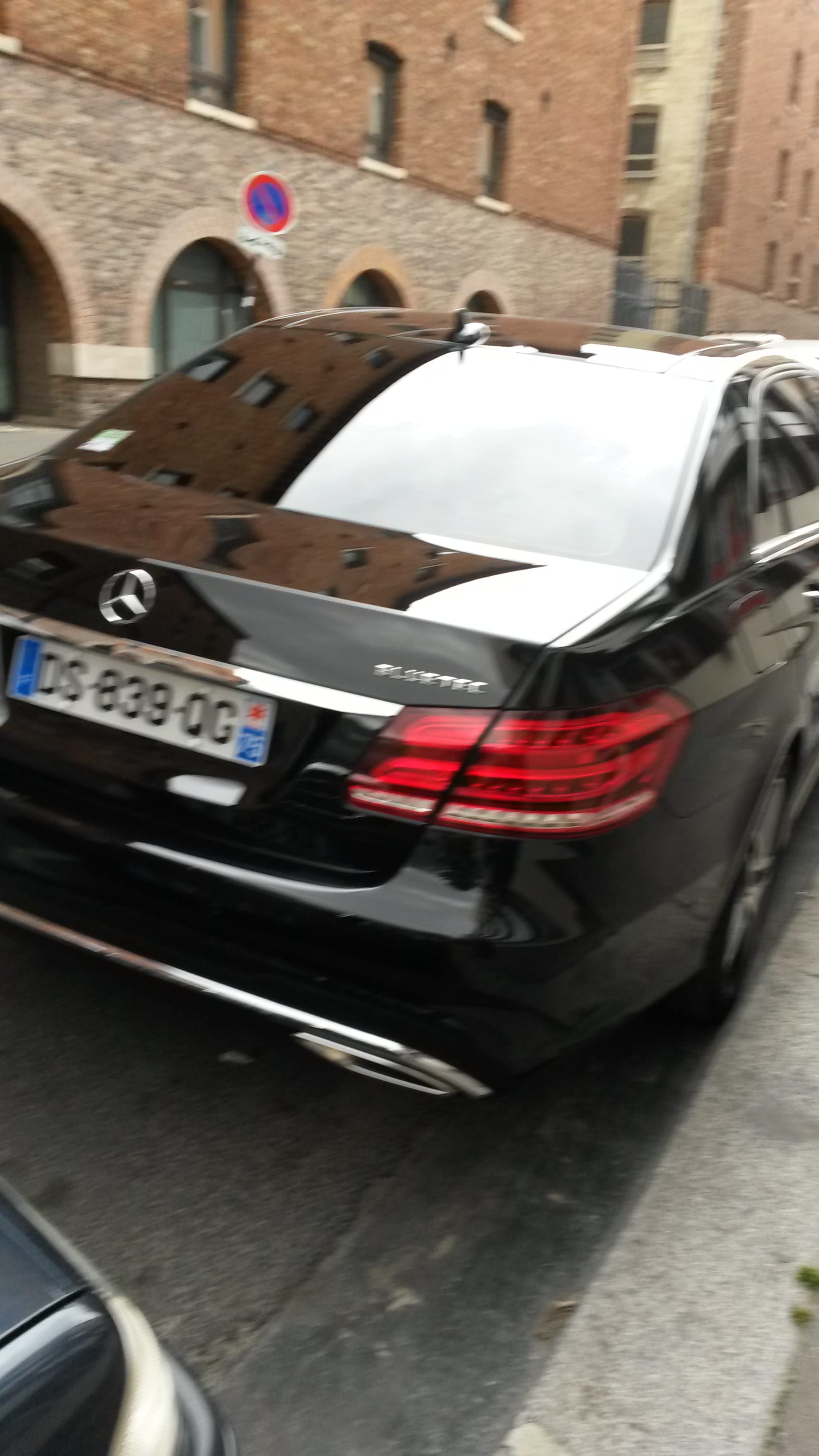 Mercedes-Benz Classe E avec GPS