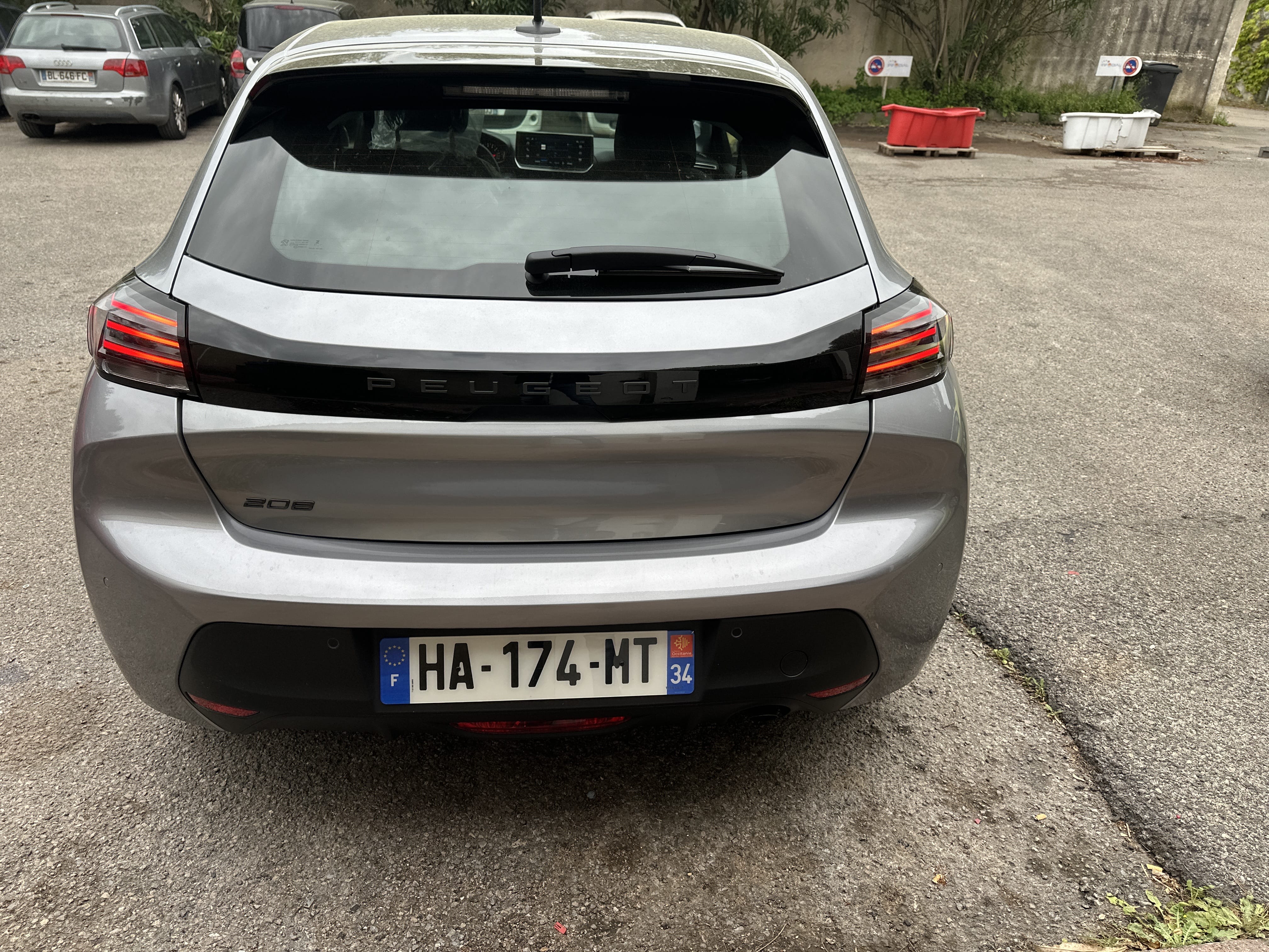 Peugeot 208 avec Apple CarPlay