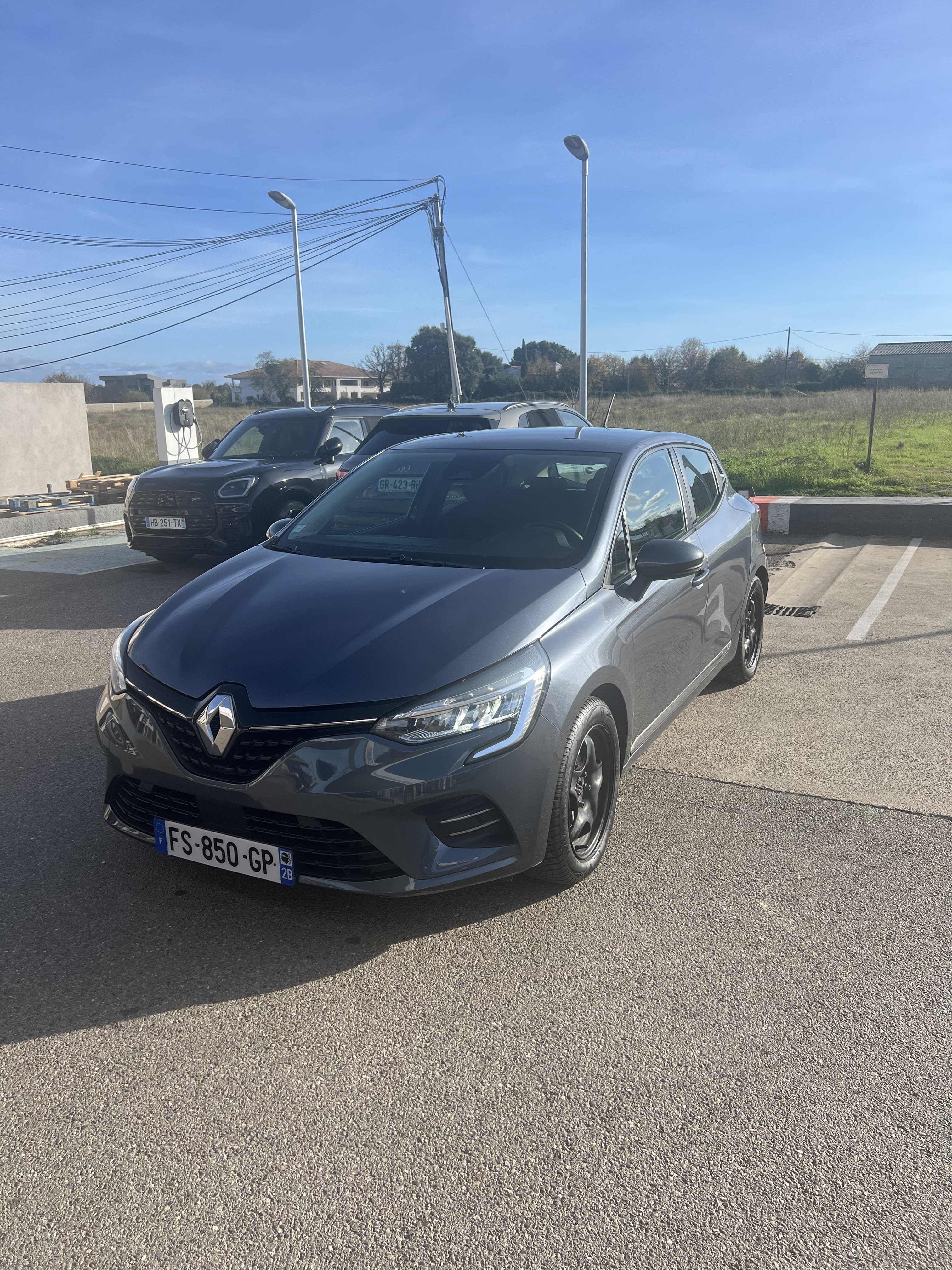 Renault Clio E-tech avec GPS