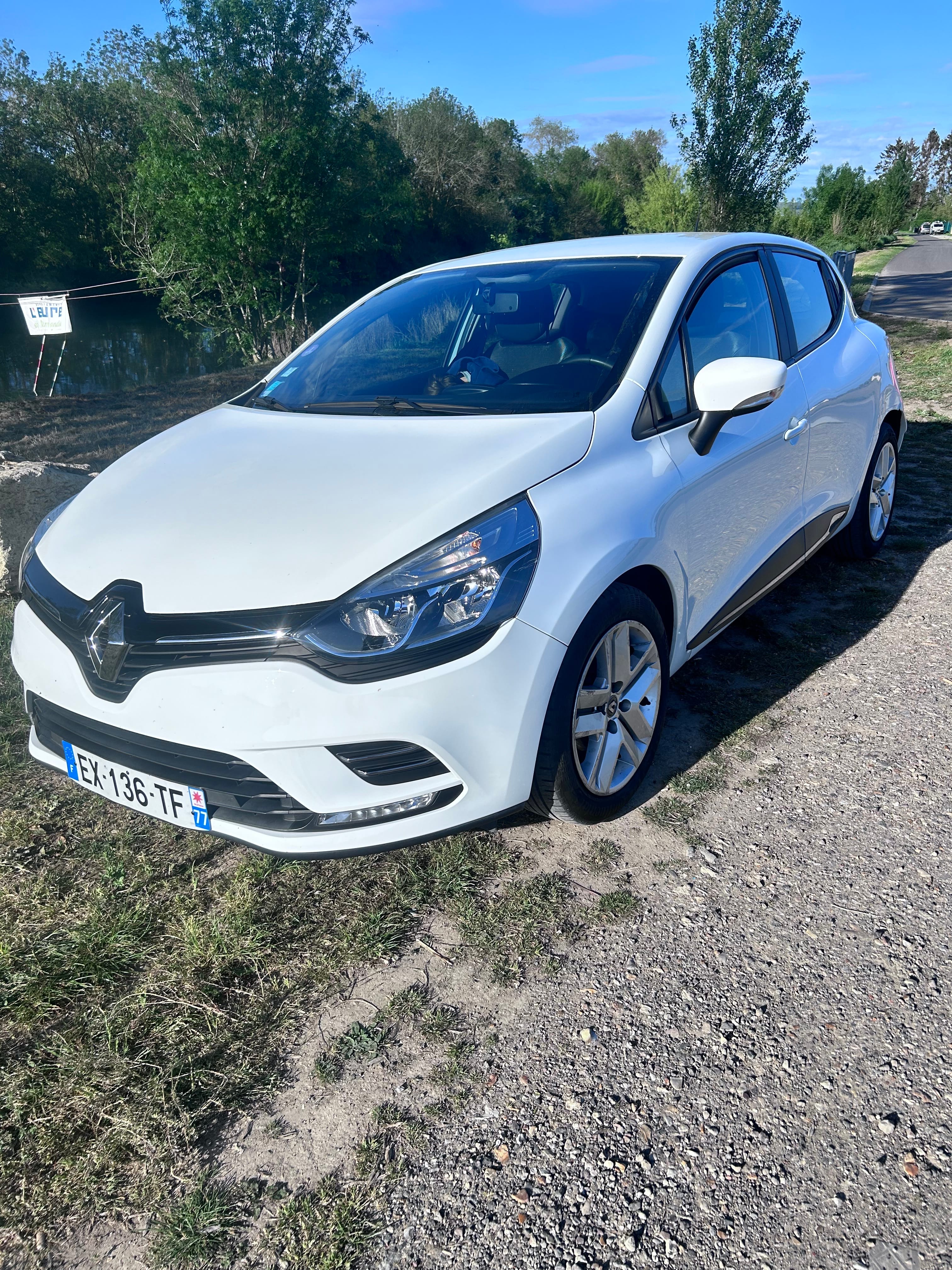Renault Clio IV Essence avec GPS