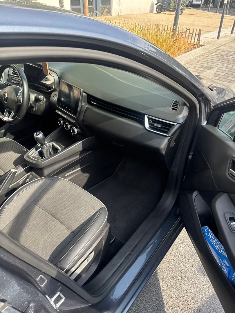 Renault Clio 1l tce 100 chevaux avec GPS