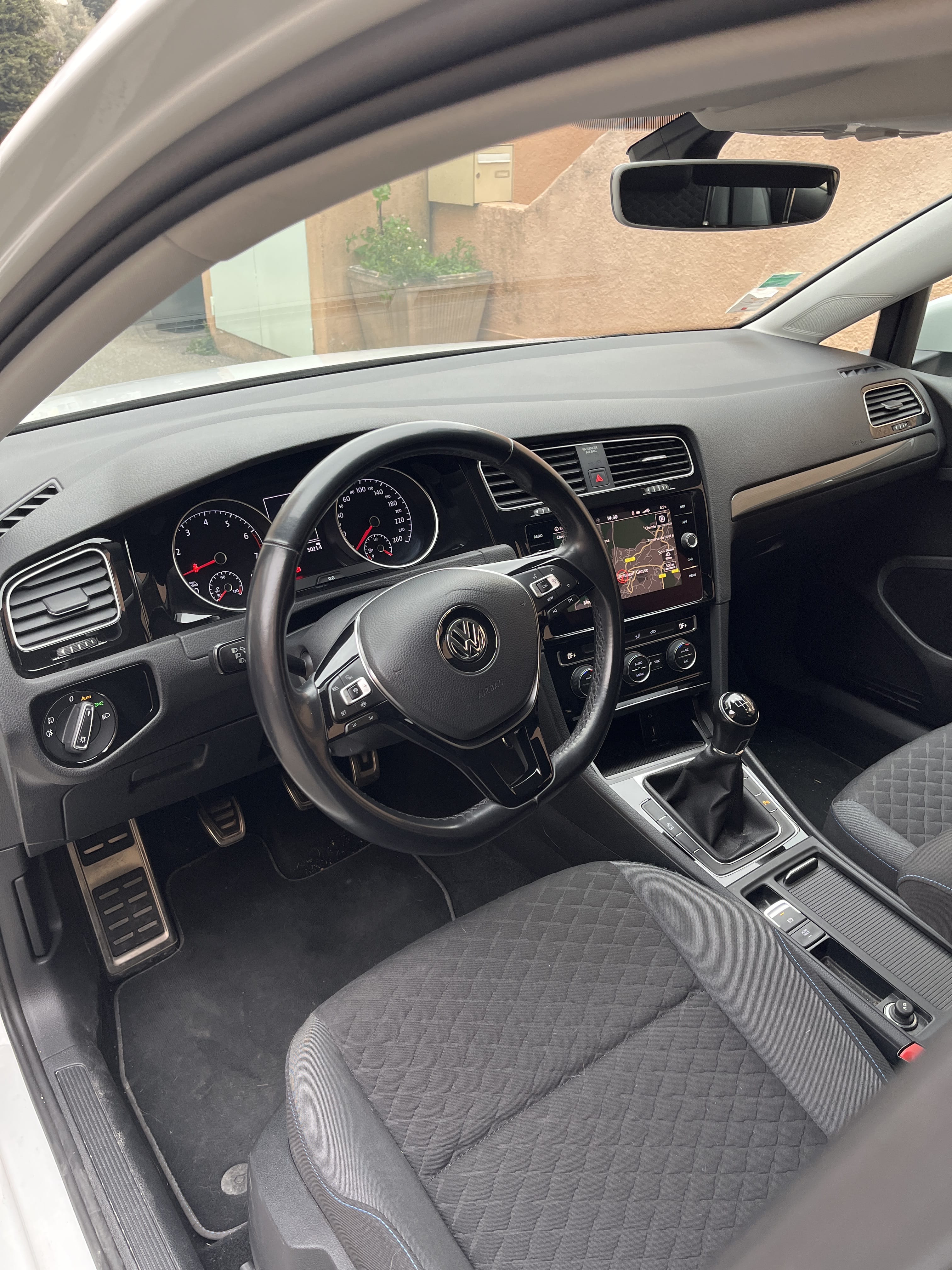 Volkswagen Golf avec GPS