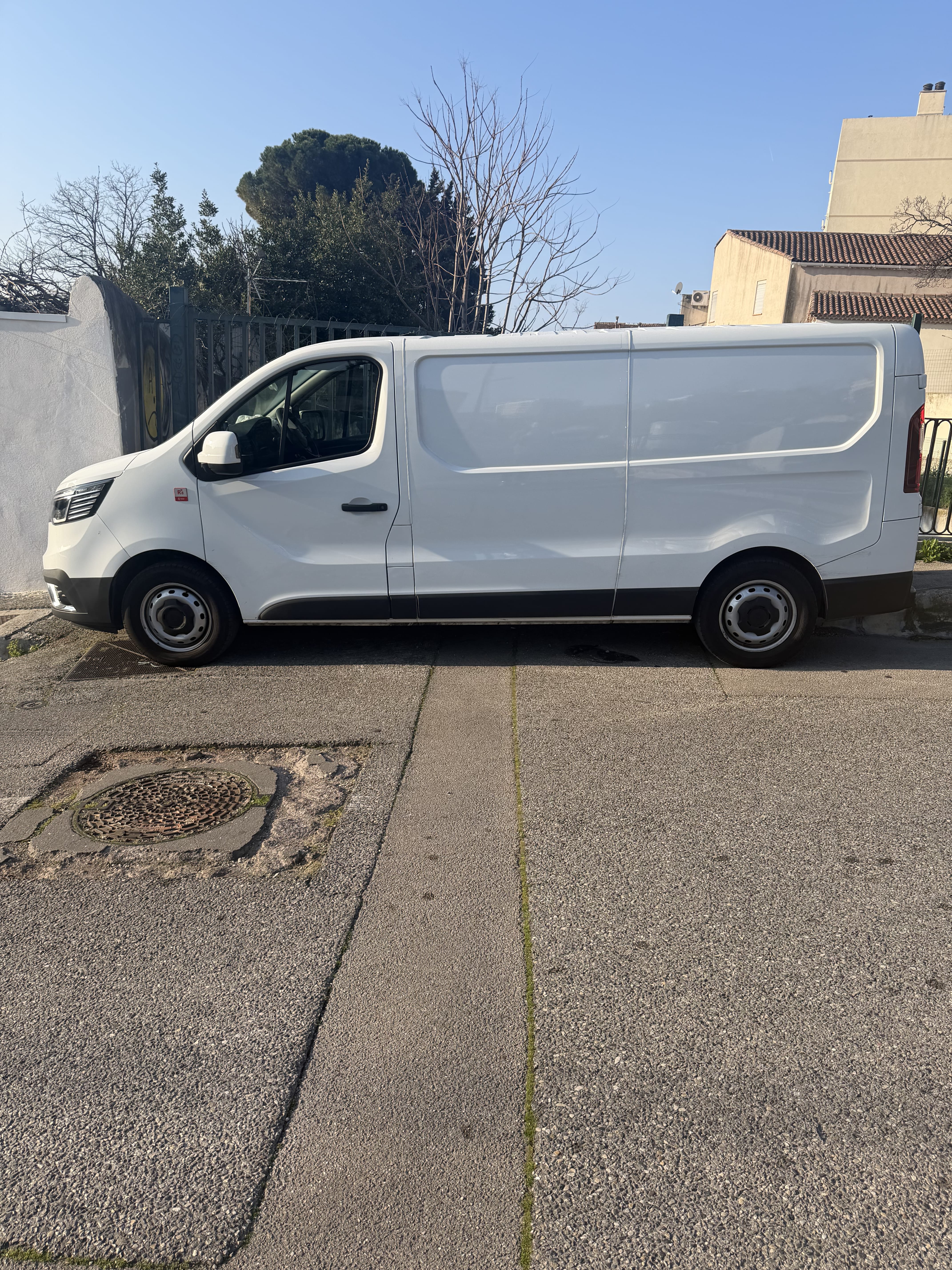 Renault Trafic Double Cabine with Air conditioning