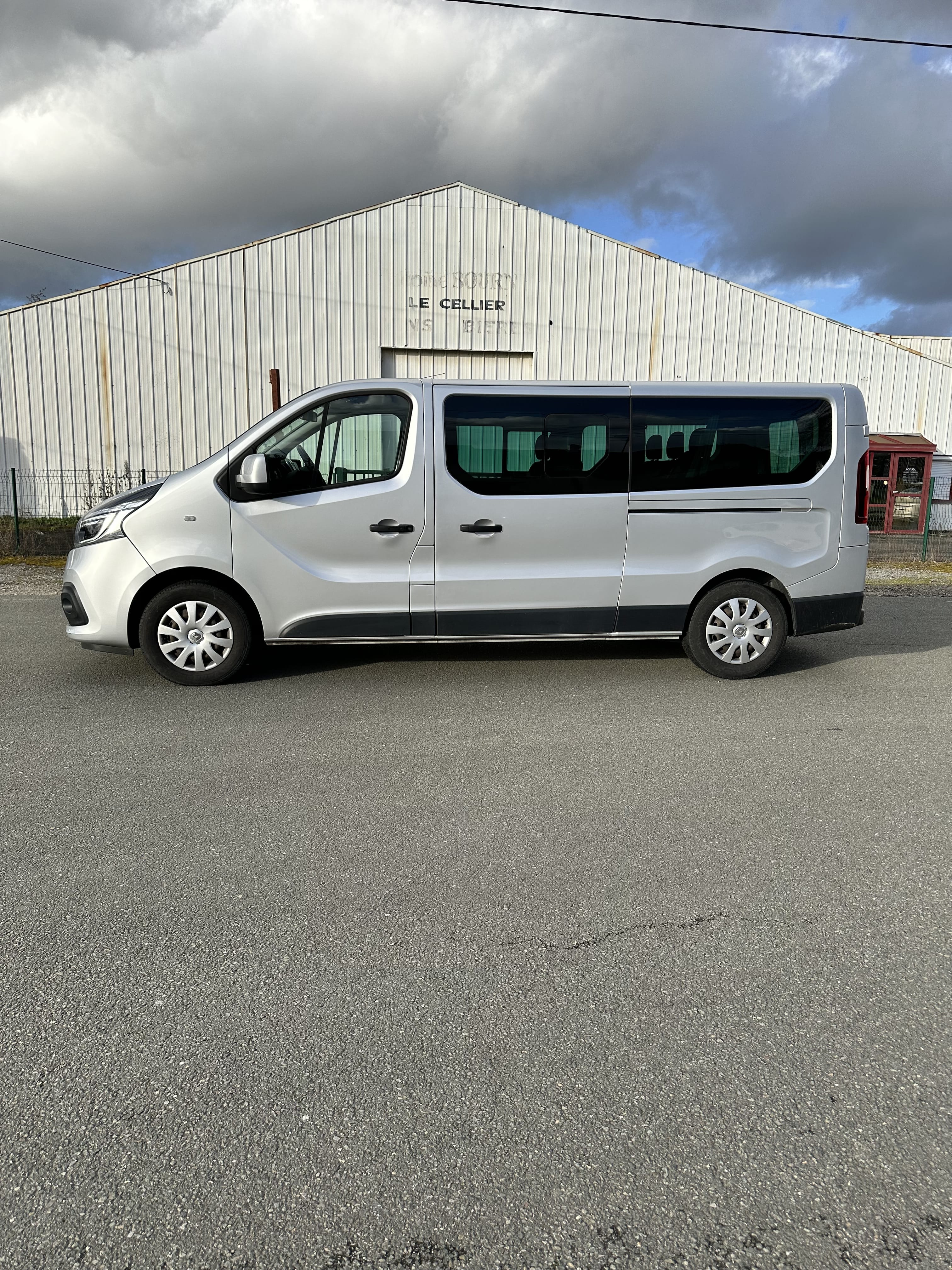 Renault Trafic Passenger 2.0l dci 145 avec Climatisation