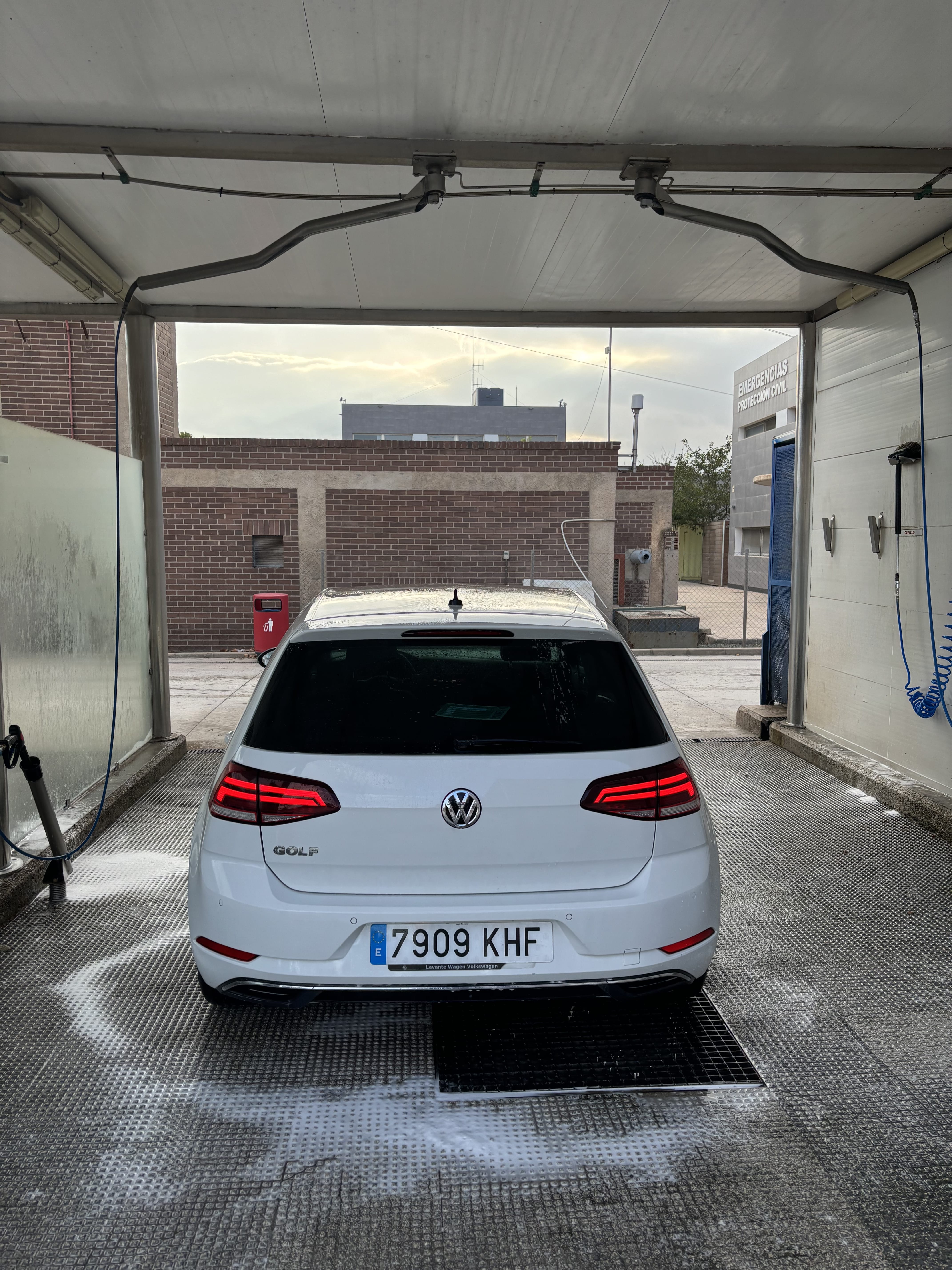 Volkswagen Golf 2.0 150 cv con GPS