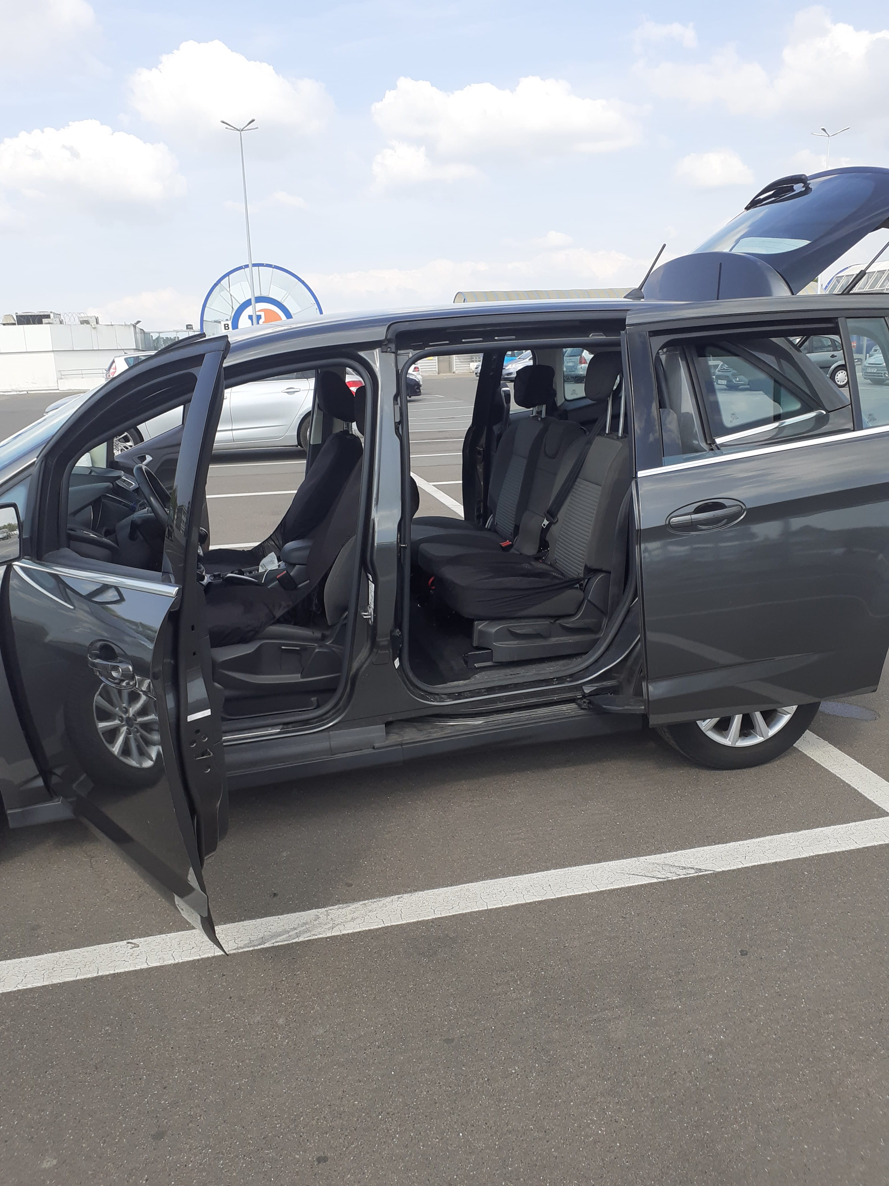 Ford Grand C-Max avec Siège bébé
