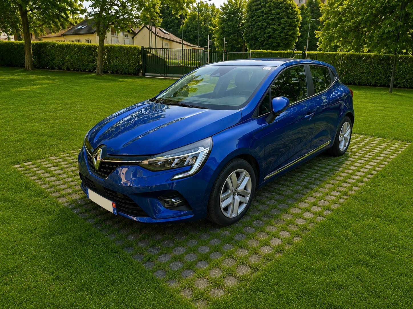Renault Clio E-tech, 2022, Essence 95 / Électrique (hybride), automatique