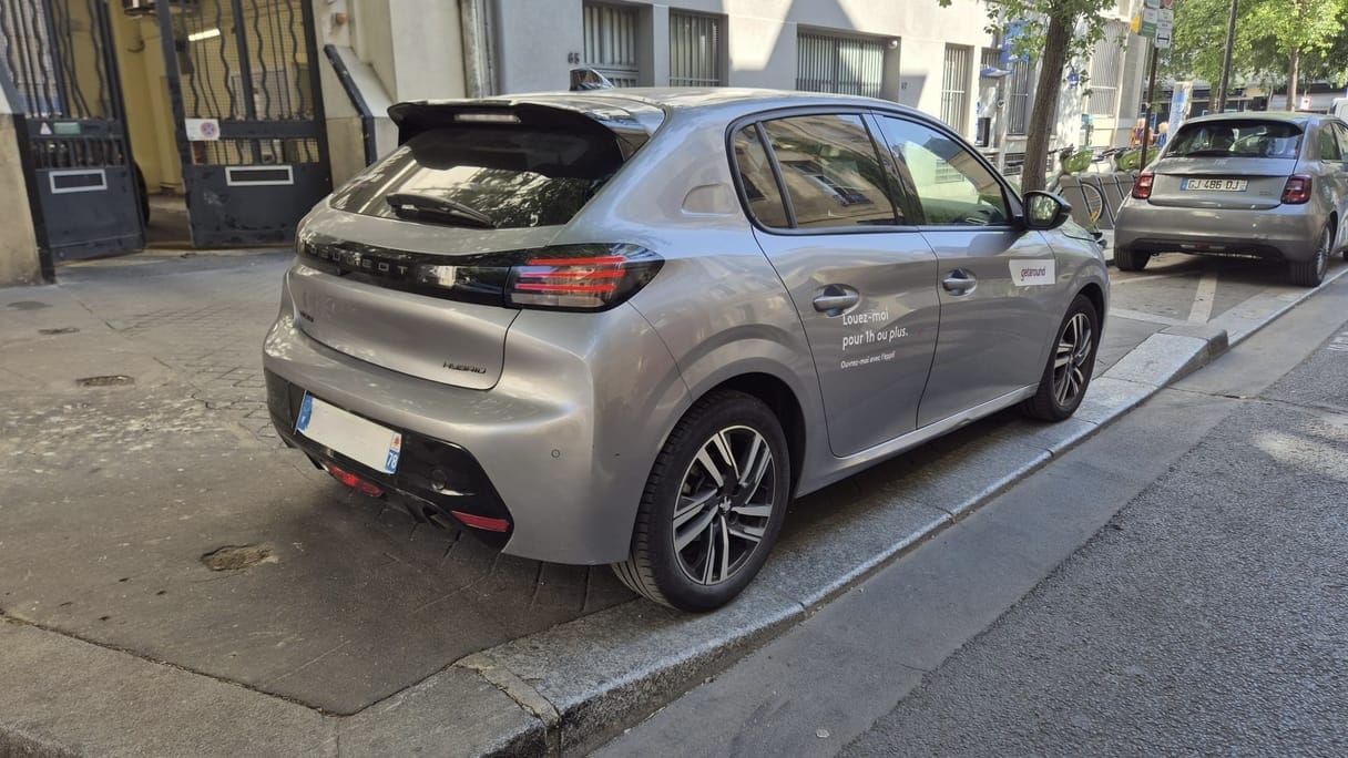 Peugeot 208 avec Entrée audio / iPod