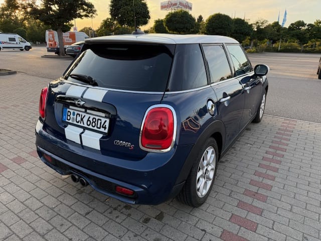Mini Cooper 5-Türer with Cruise control