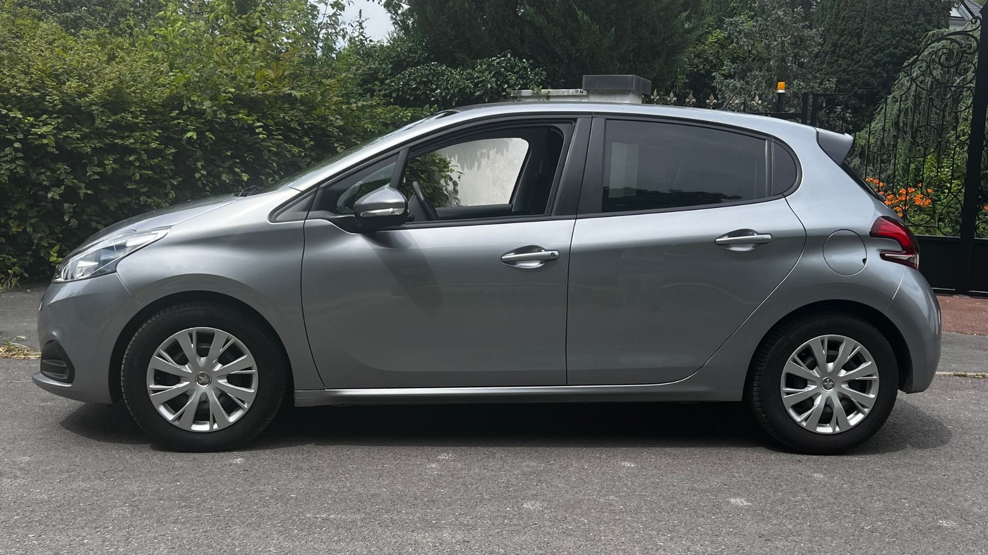 Peugeot 208 avec Climatisation